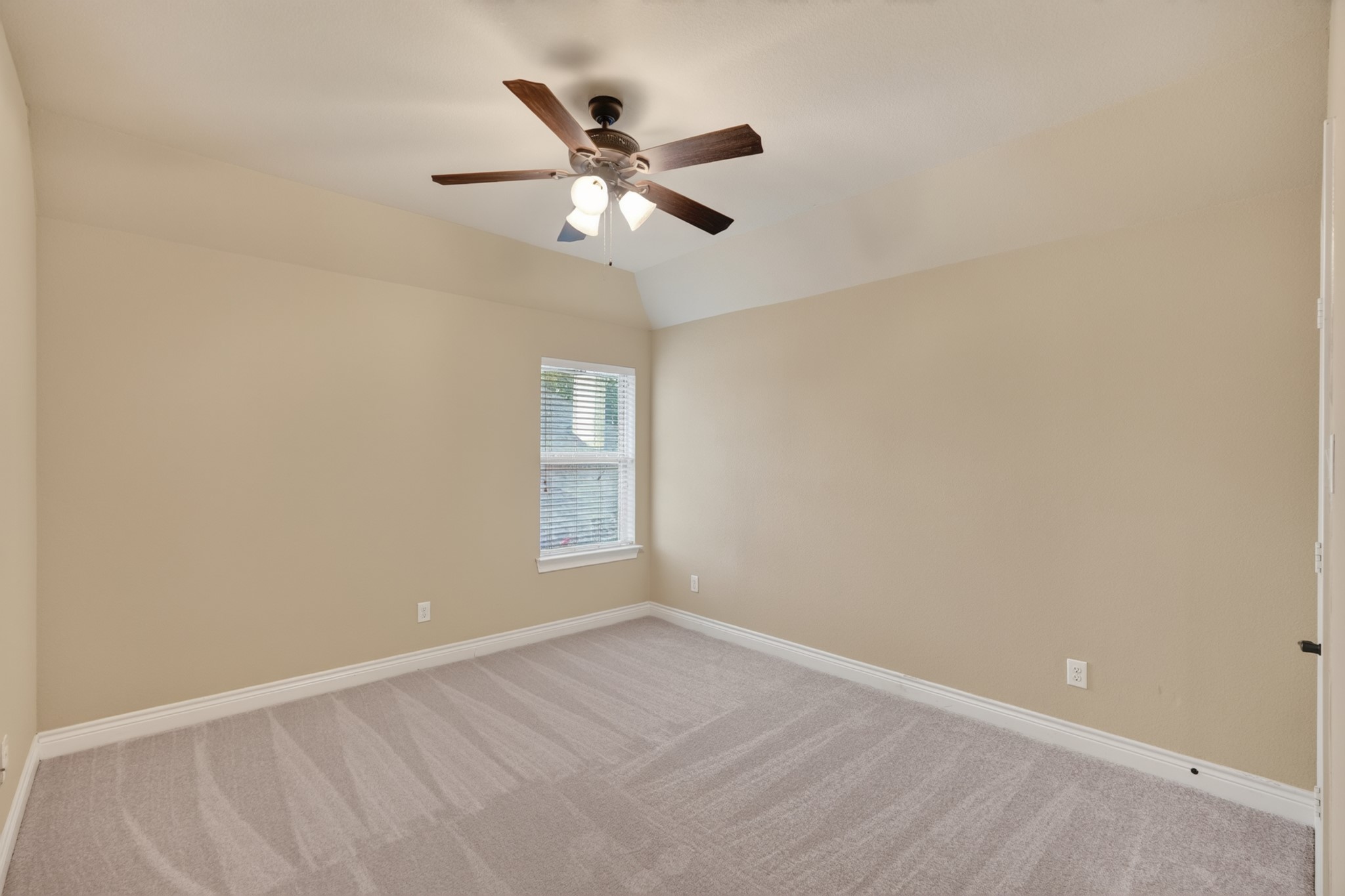 24 Camden Oaks Lane Property Photo 27