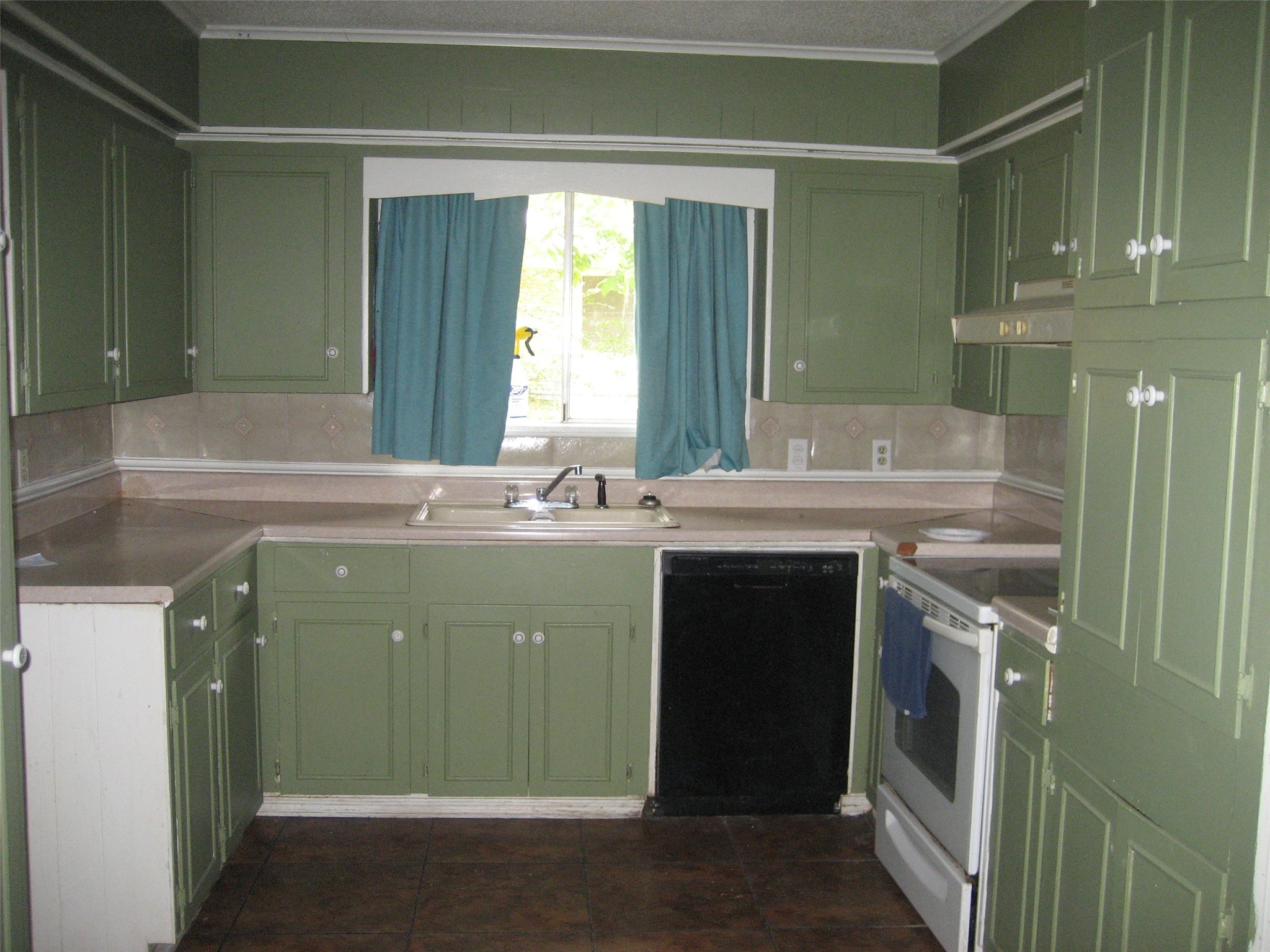 108 Briar Lane Property Photo 3