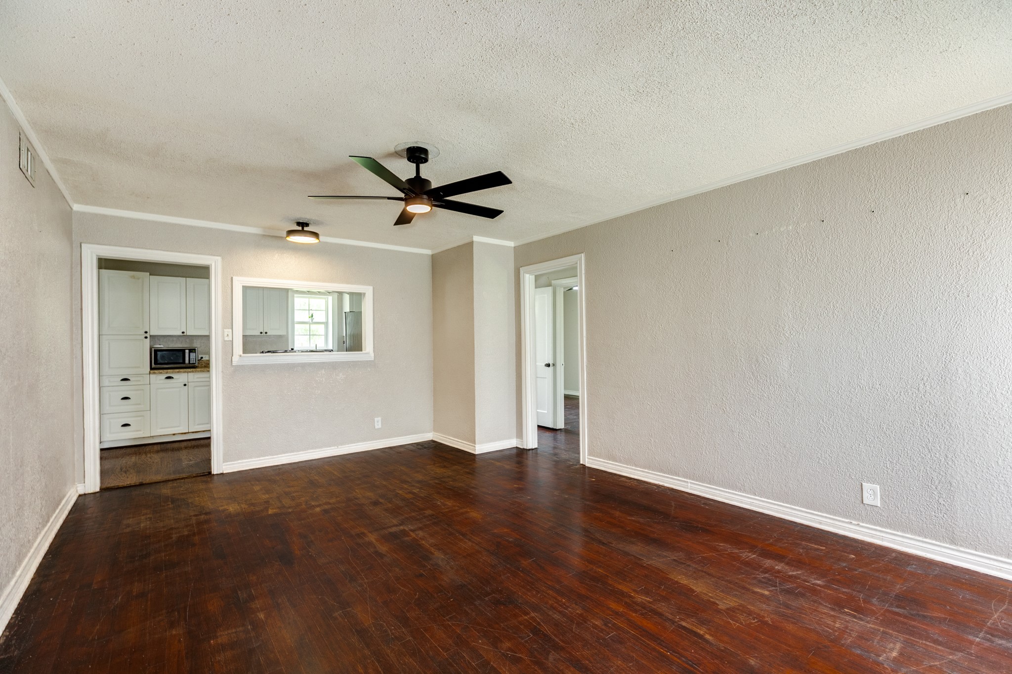 219 Camellia Street Property Photo 8