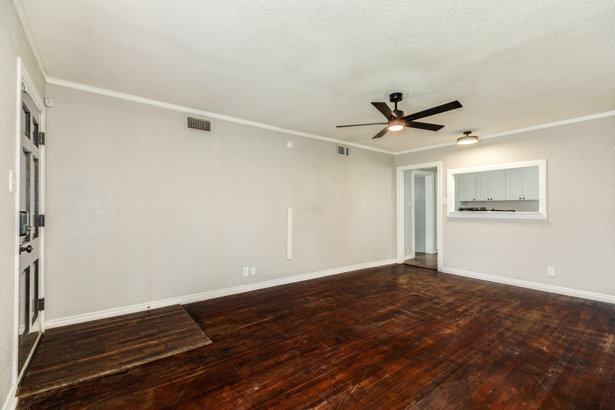 219 Camellia Street Property Photo 9