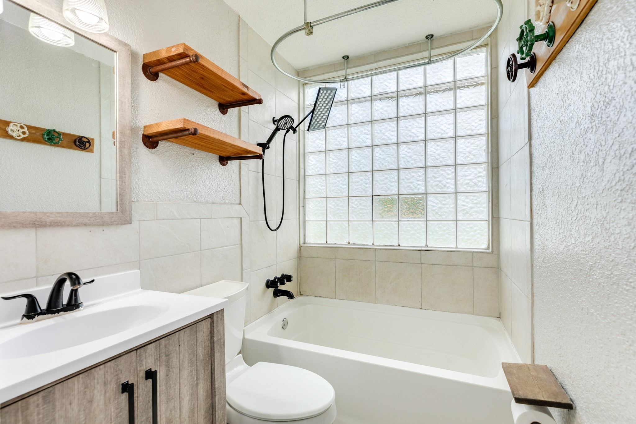 219 Camellia Street Property Photo 17