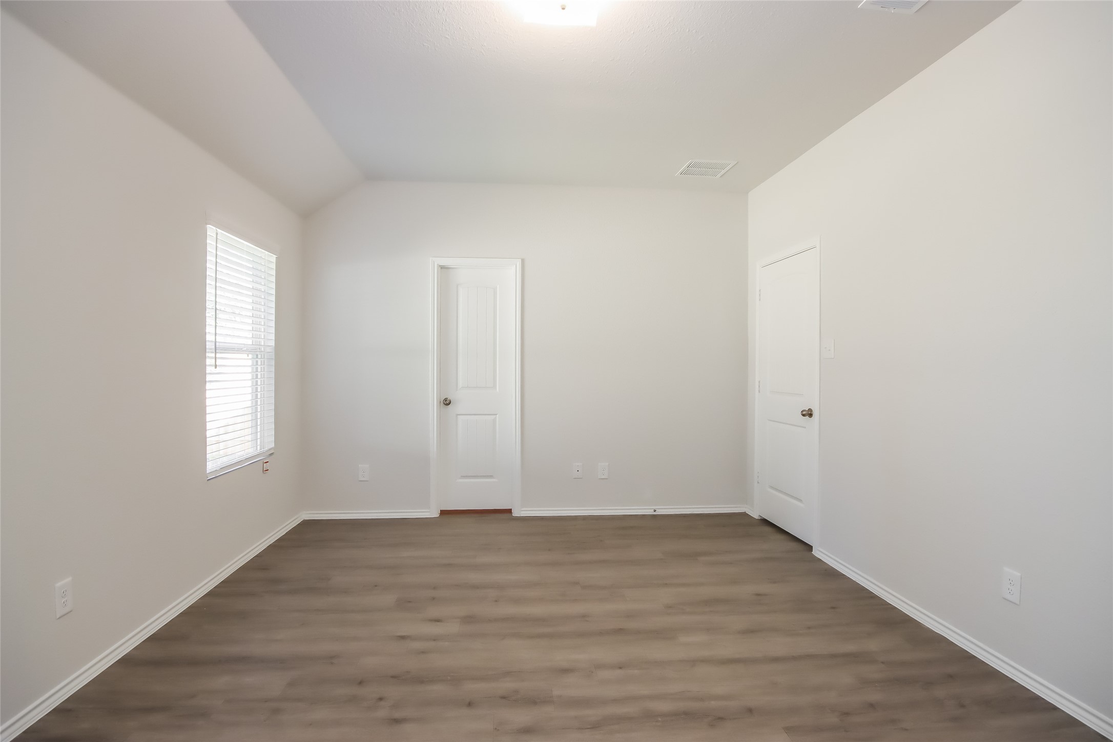 2704 Atlas Drive Property Photo 8