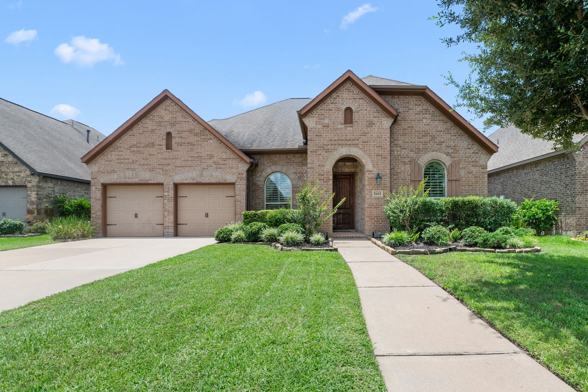 21015 Brunson Falls Drive Property Photo 1