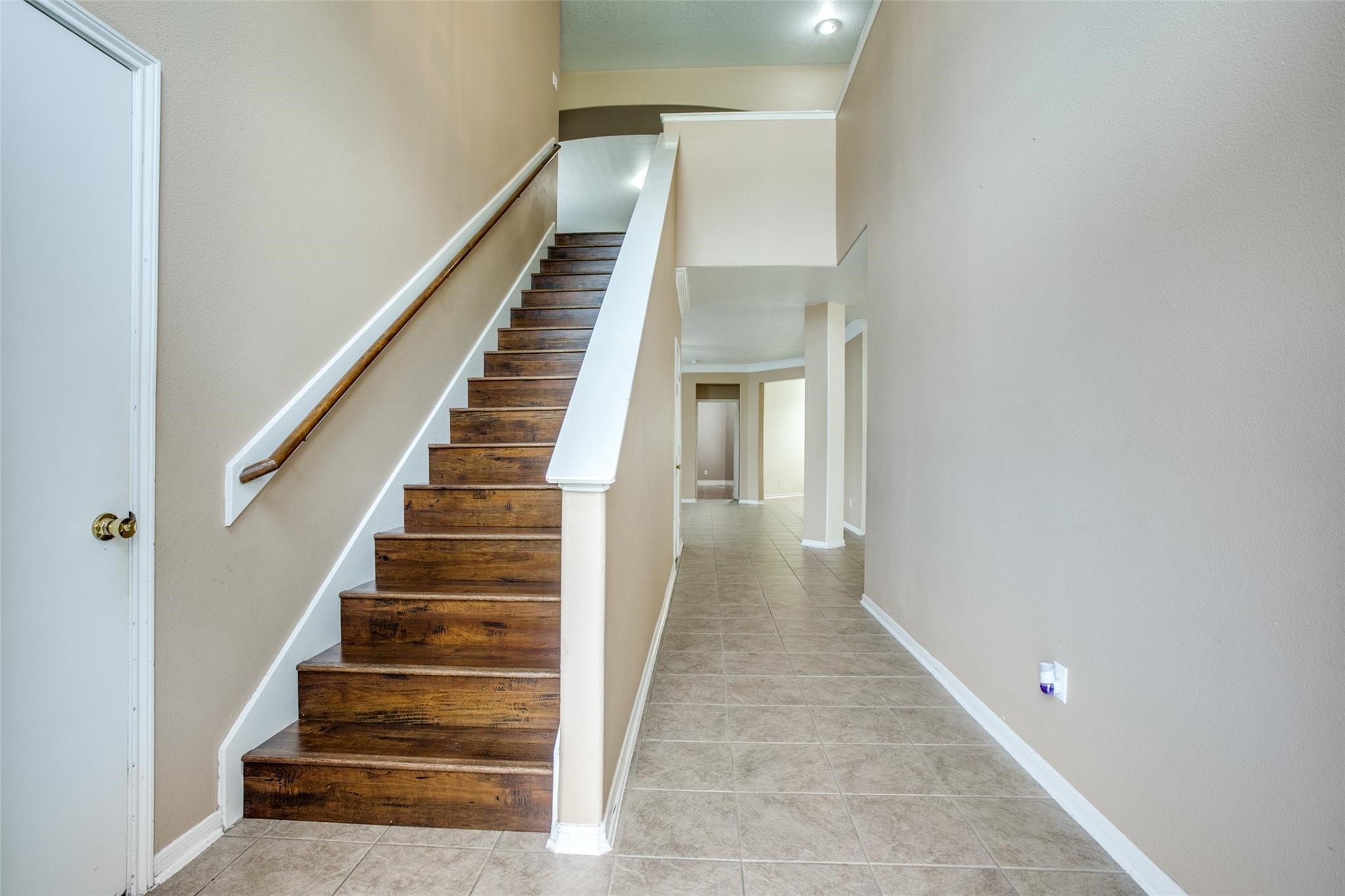 9907 Valance Way Property Photo 4