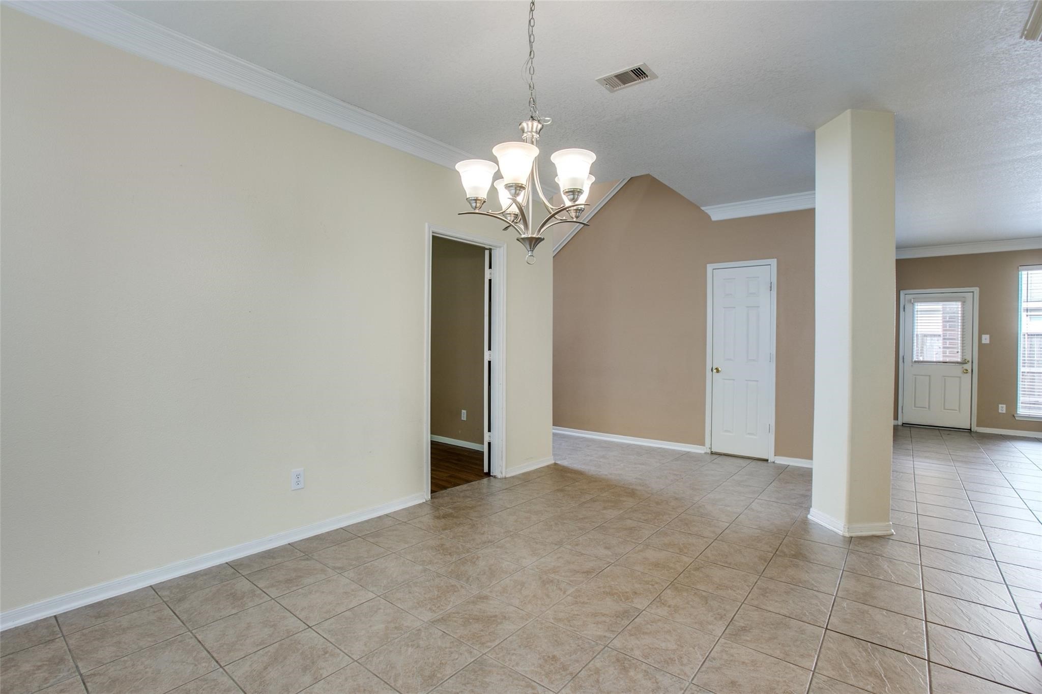 9907 Valance Way Property Photo 5