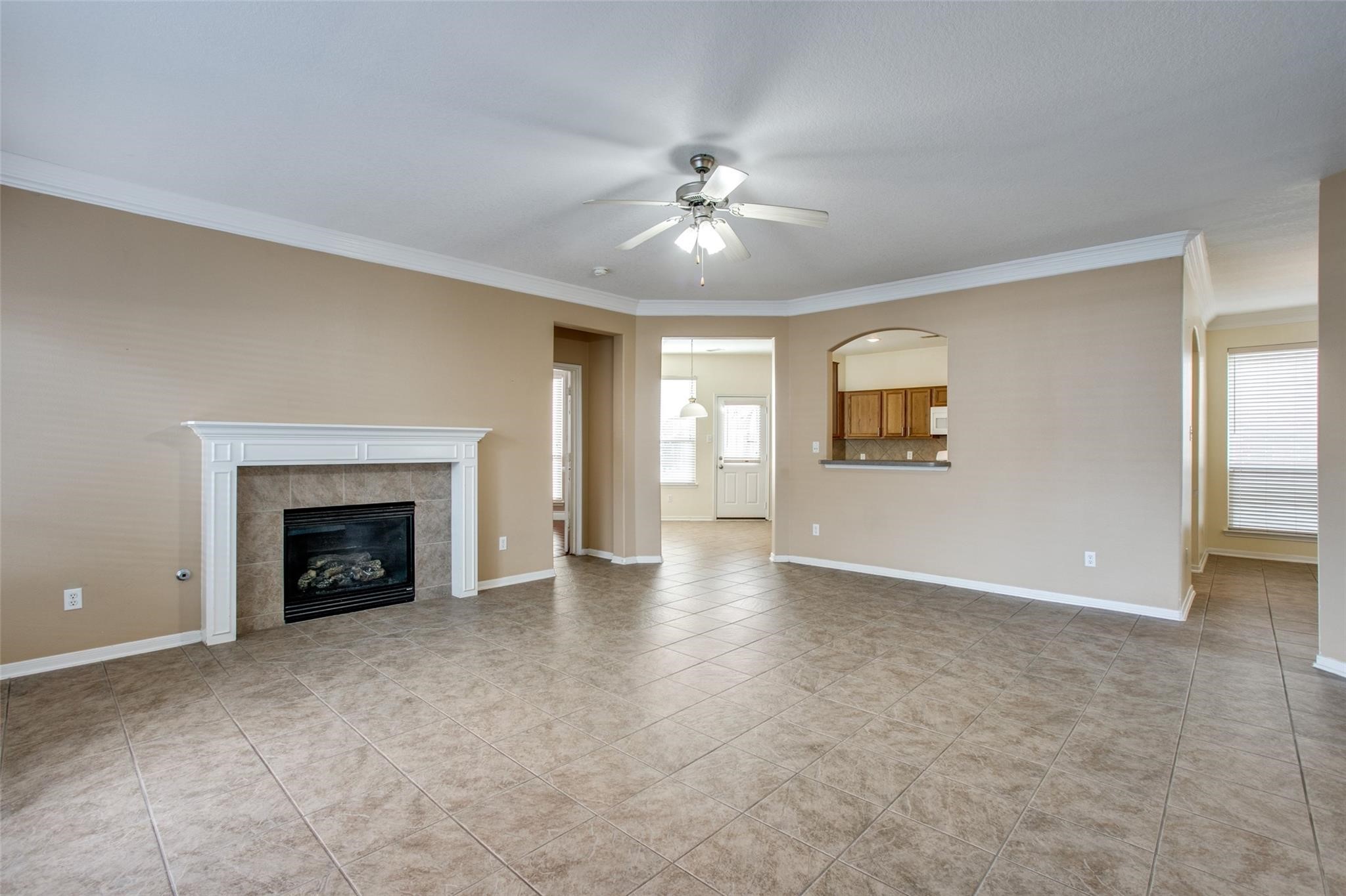 9907 Valance Way Property Photo 10