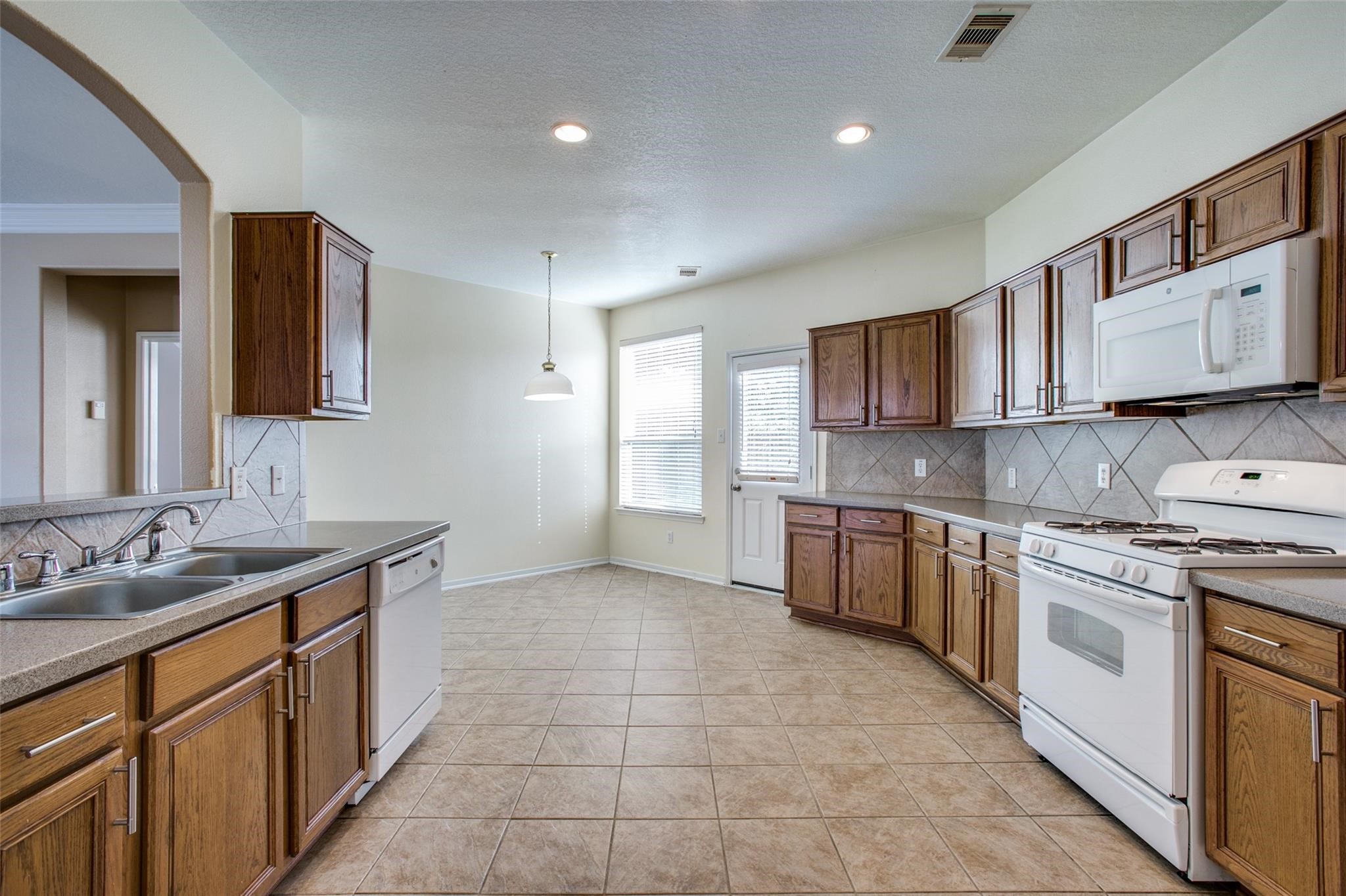 9907 Valance Way Property Photo 11