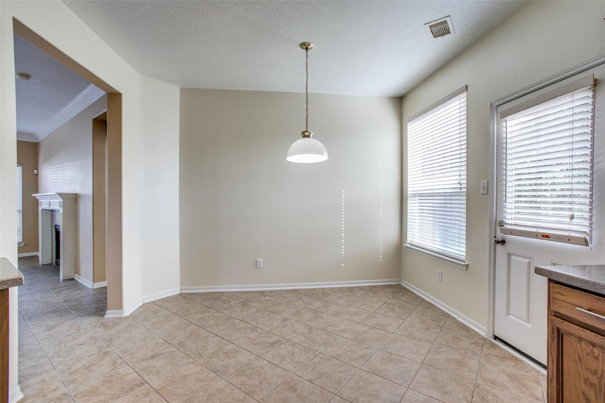 9907 Valance Way Property Photo 13