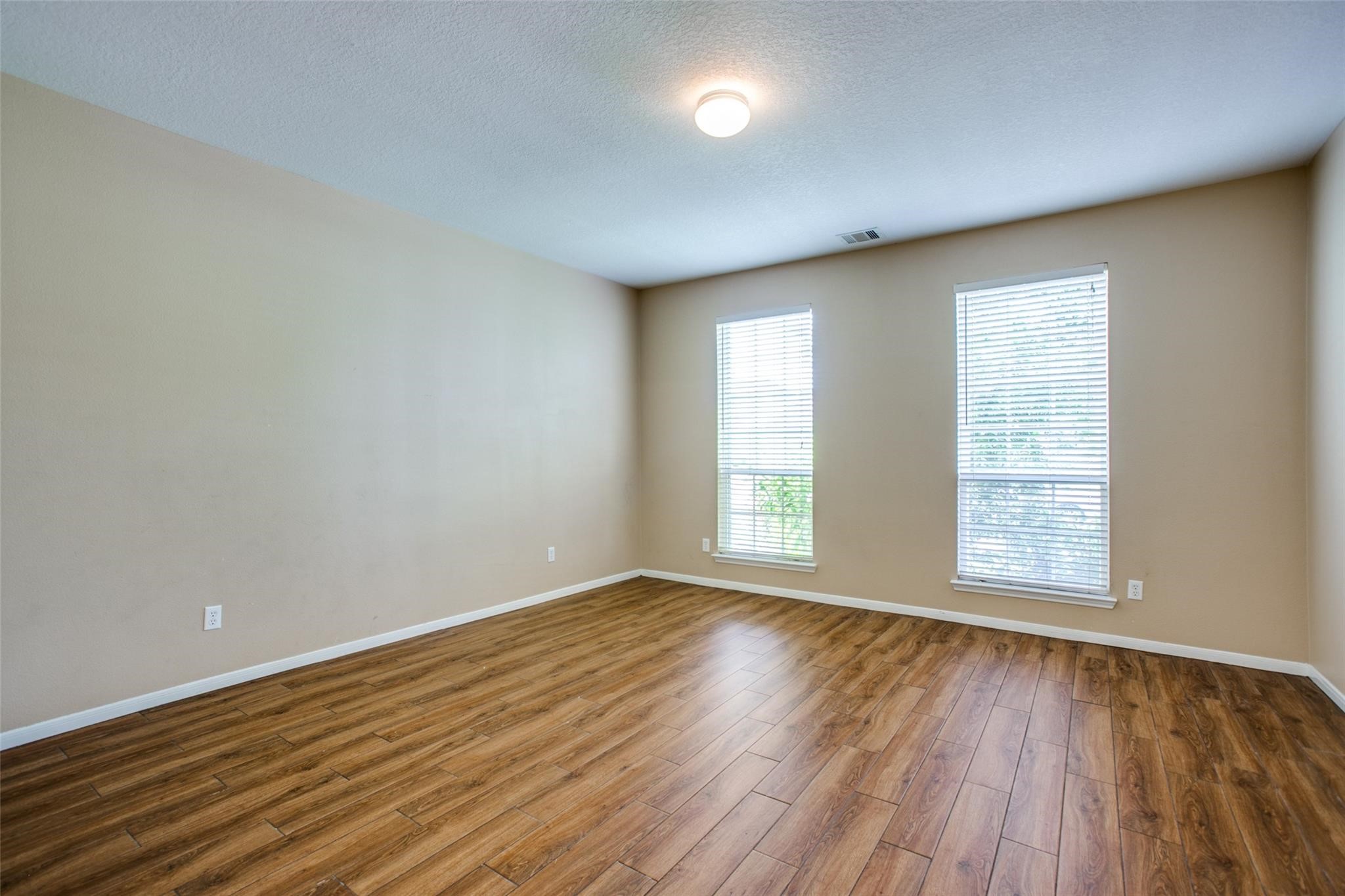 9907 Valance Way Property Photo 15