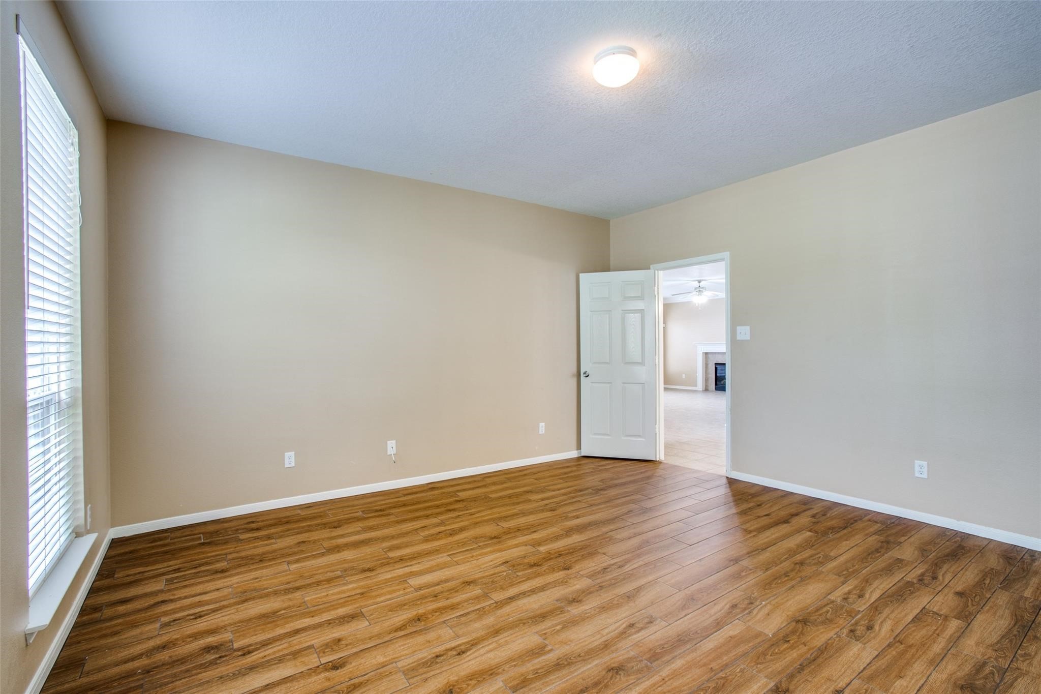 9907 Valance Way Property Photo 16