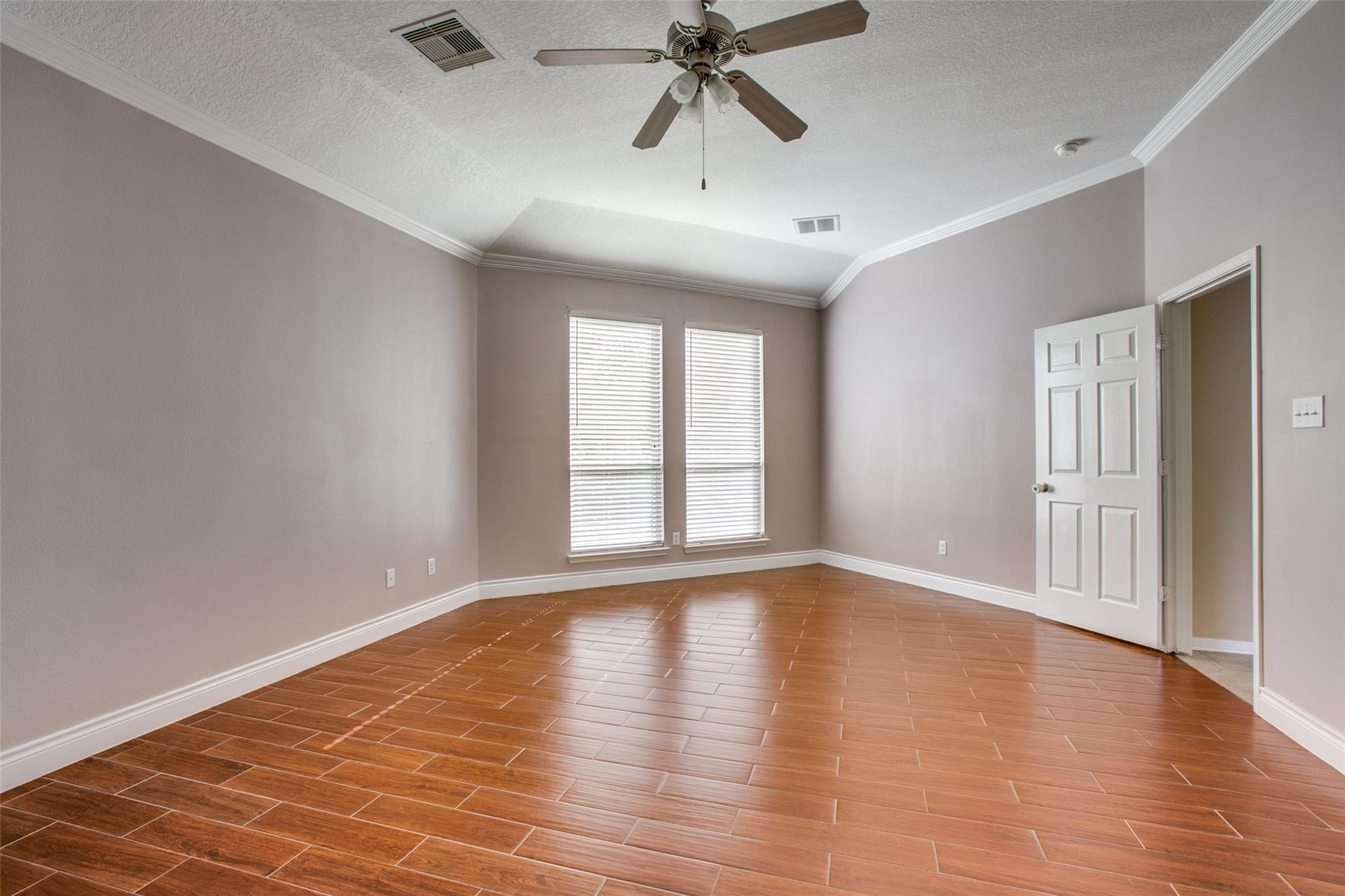 9907 Valance Way Property Photo 28