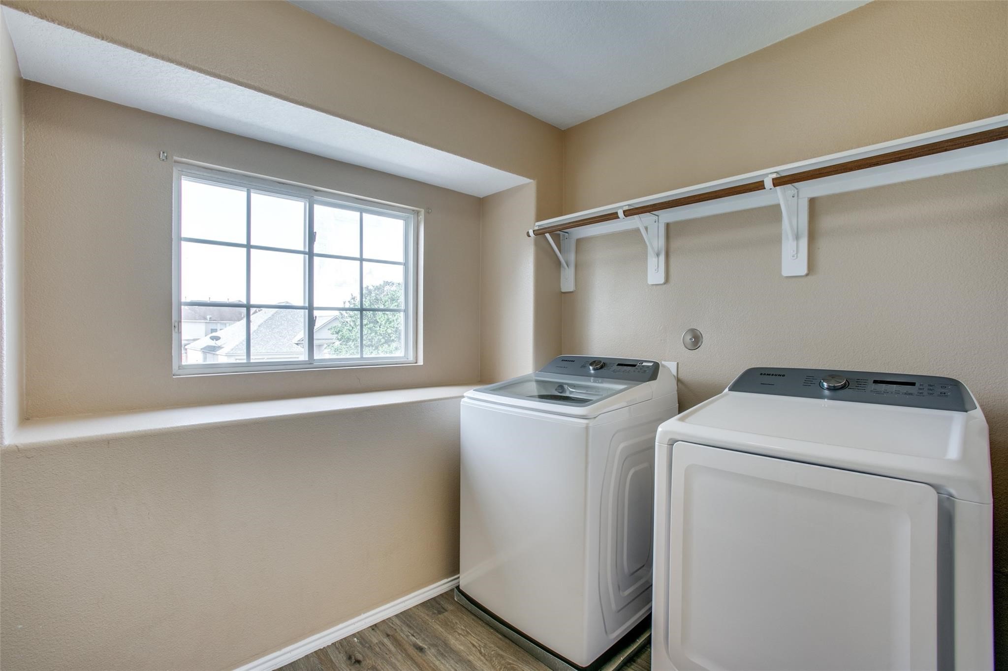 9907 Valance Way Property Photo 31