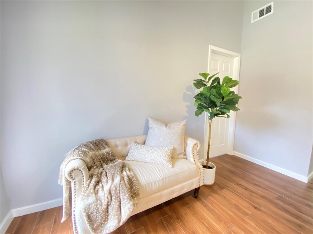 1011 Melford Avenue Property Photo 3