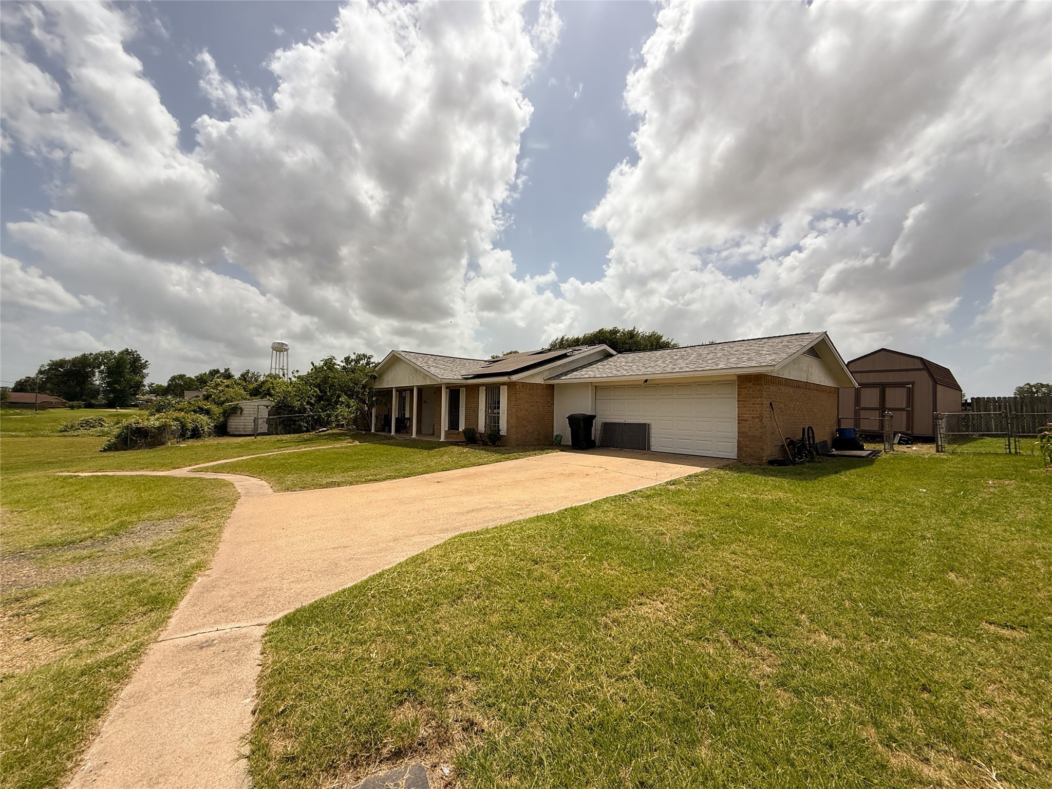 221 Moran Circle Property Photo 1