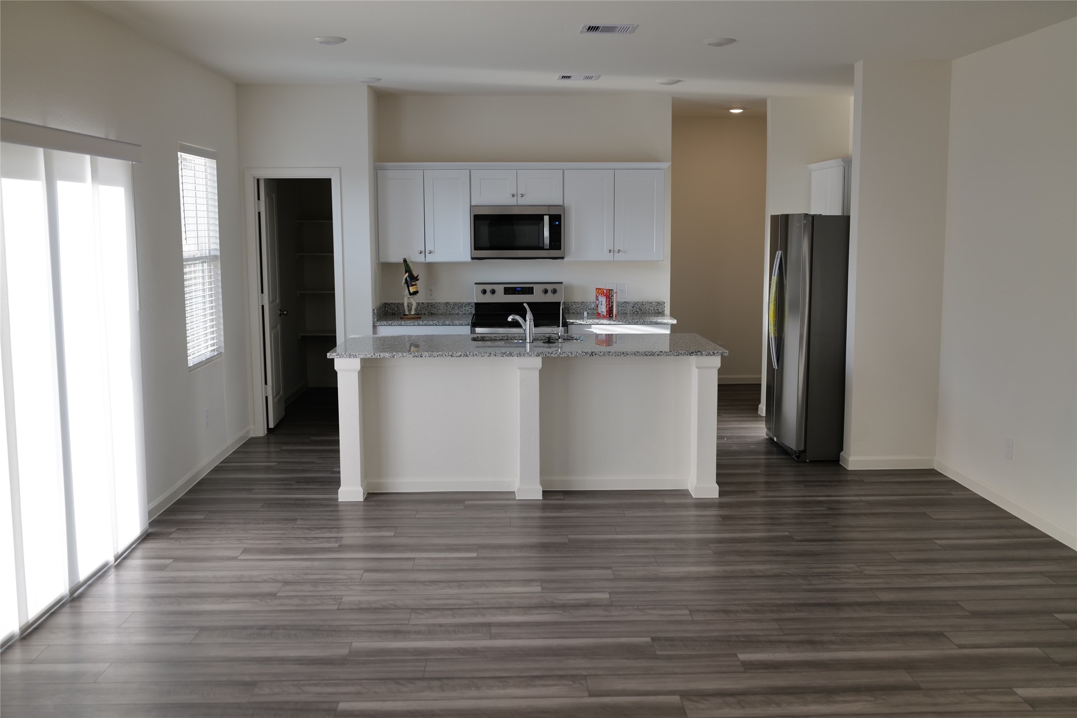 3022 Spindletree Lane Property Photo 3