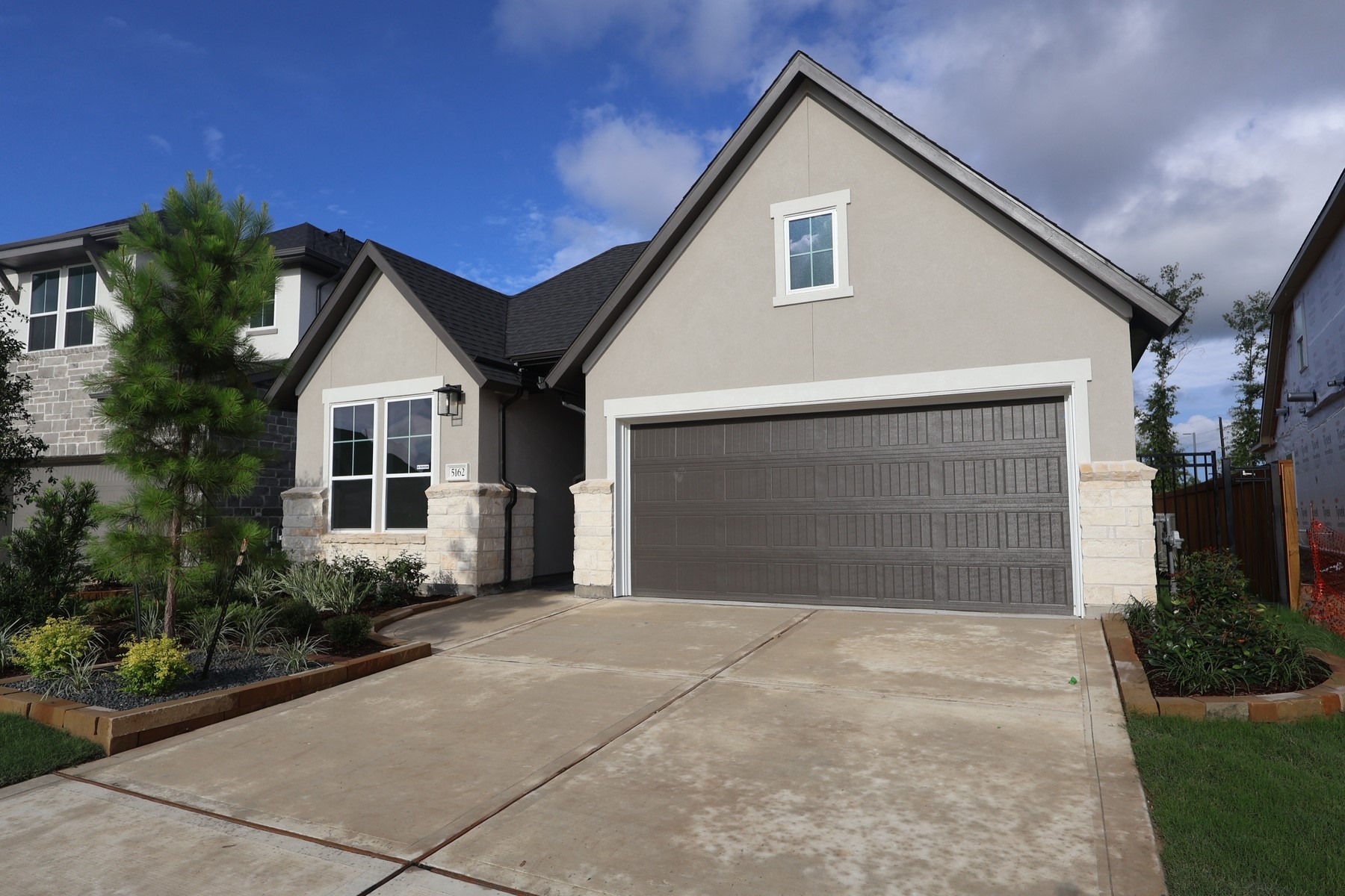 5162 Enchanted Pine Court Property Photo 2