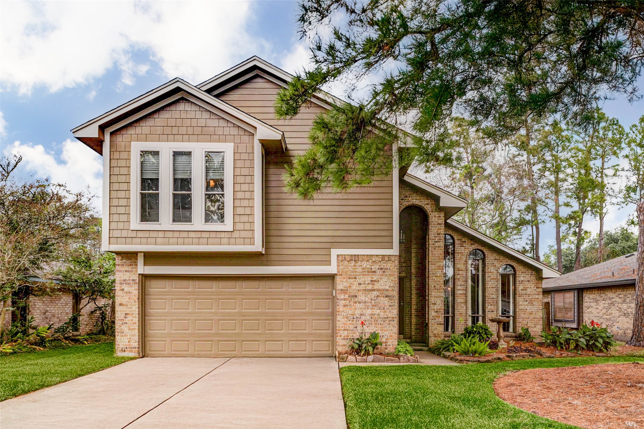 15811 Spring Forest Drive Property Photo 1