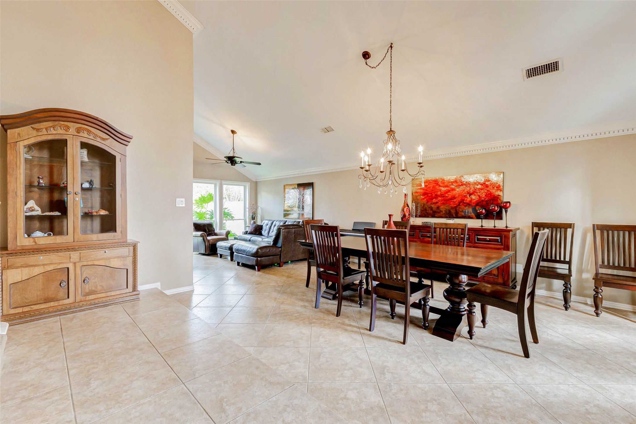 15811 Spring Forest Drive Property Photo 4