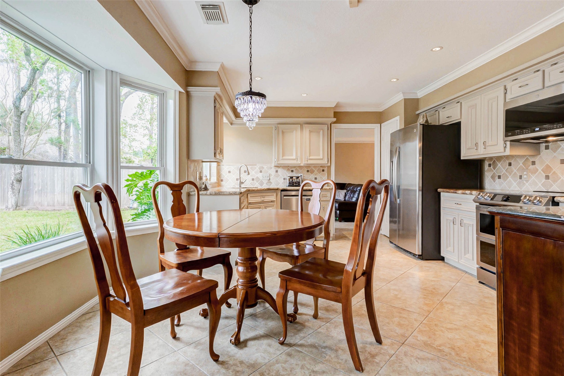15811 Spring Forest Drive Property Photo 8