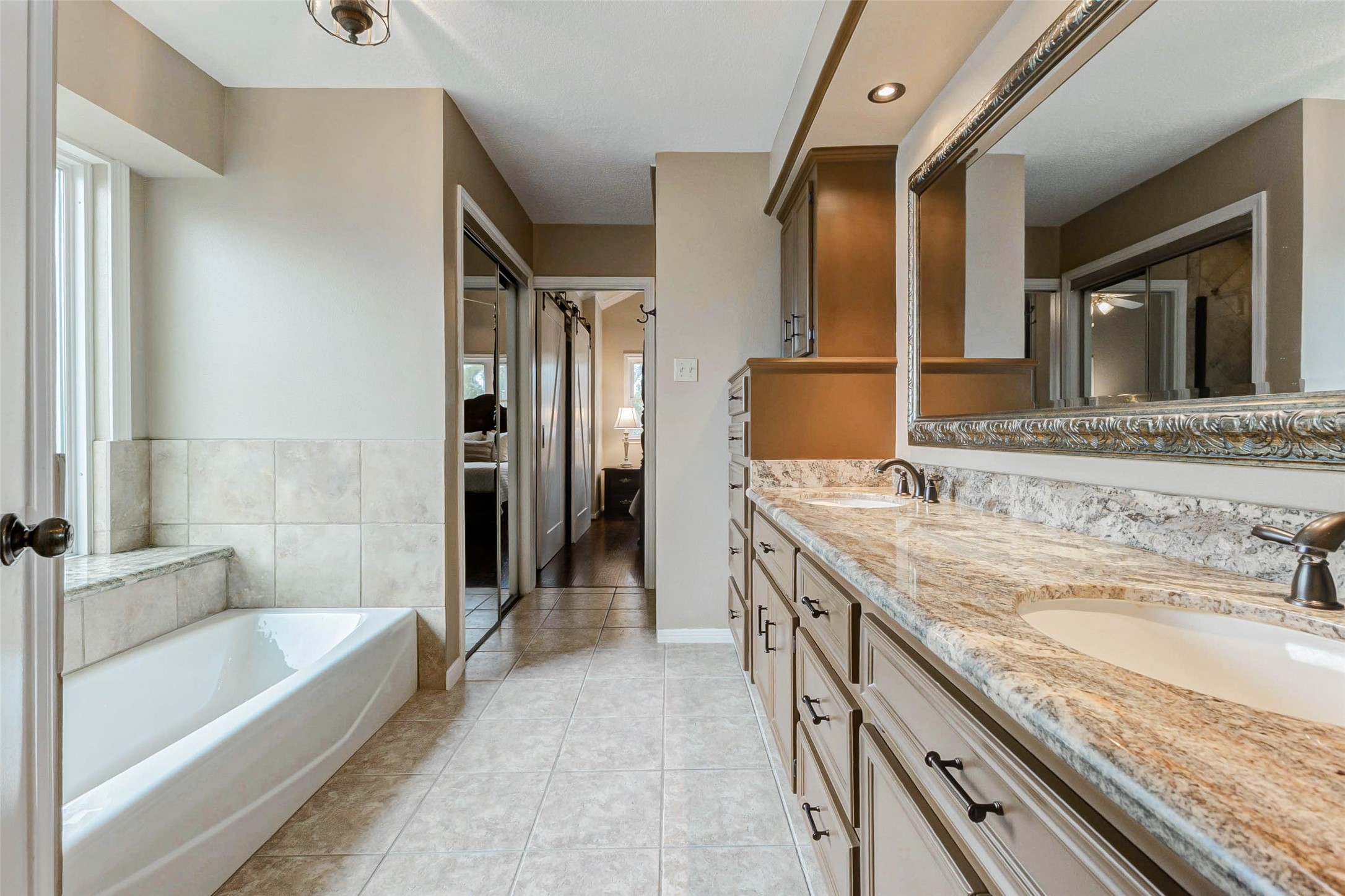 15811 Spring Forest Drive Property Photo 21
