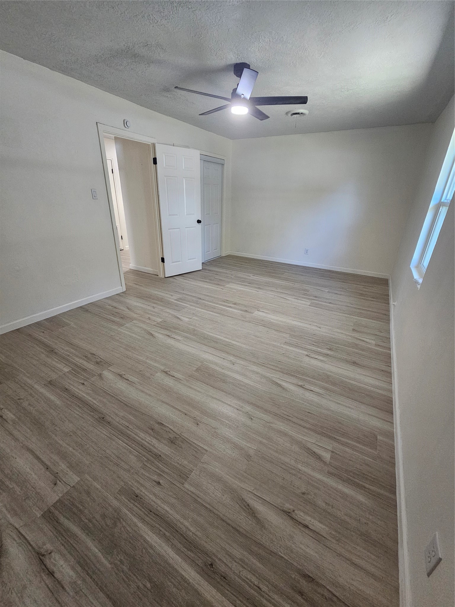 3016 Lincoln Street Property Photo 5