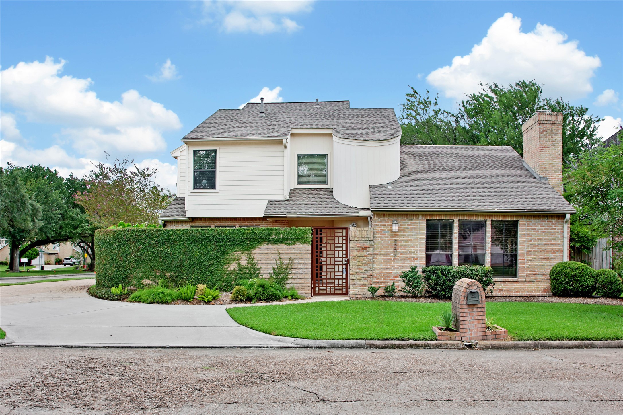 3203 Ashfield Drive Property Photo