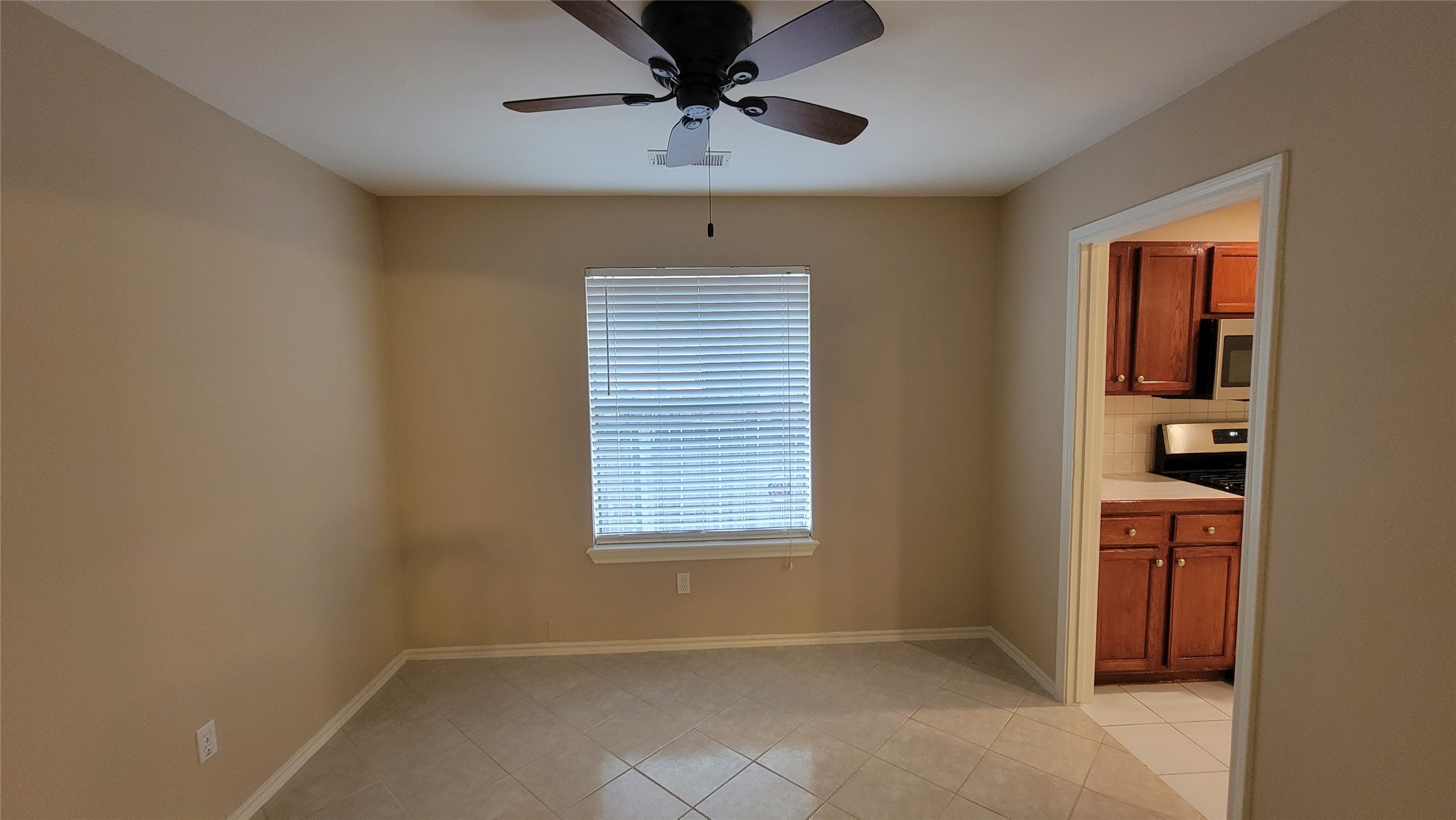 3335 Lakeland Gardens Drive Property Photo 8