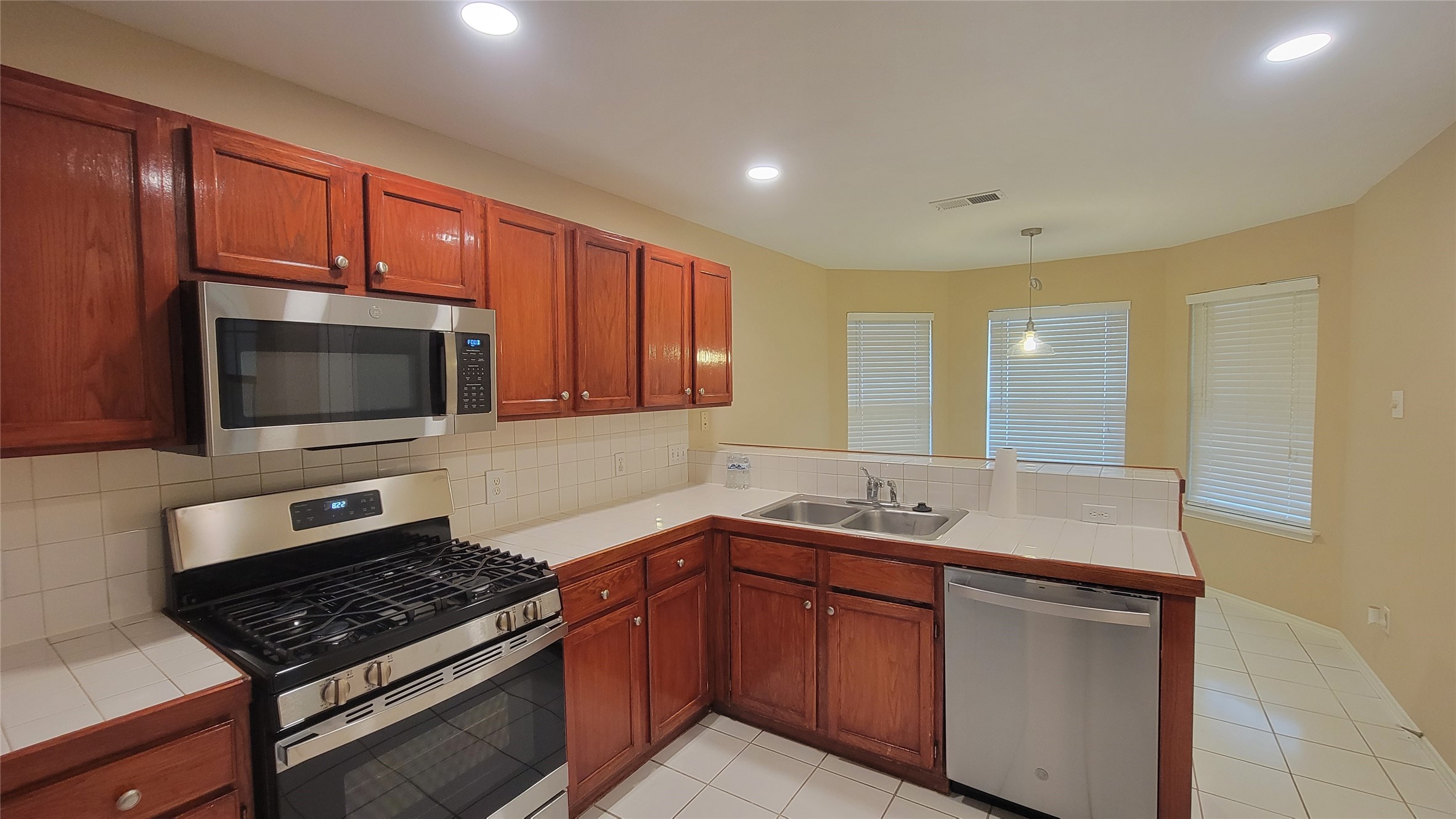 3335 Lakeland Gardens Drive Property Photo 10