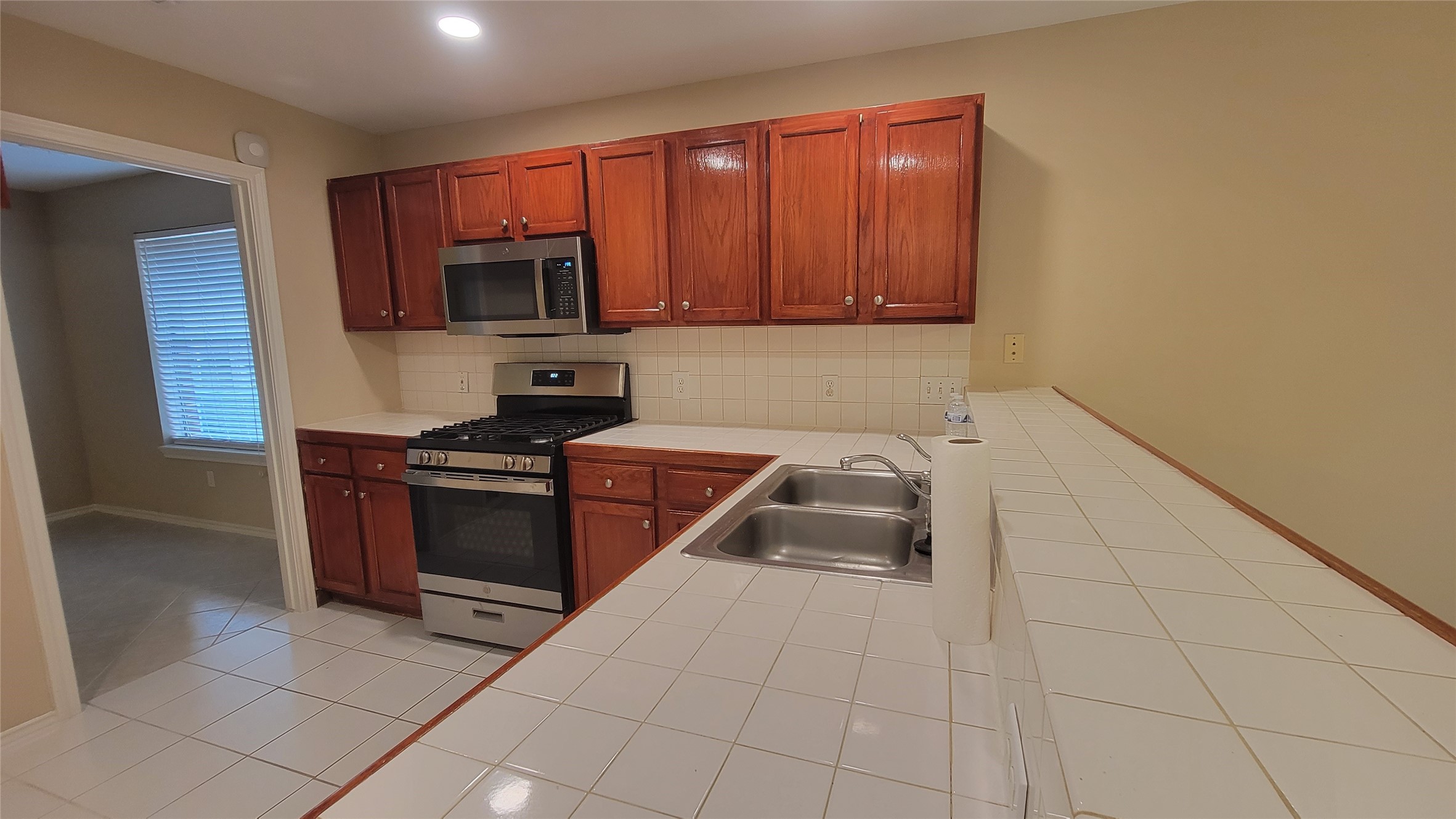 3335 Lakeland Gardens Drive Property Photo 12