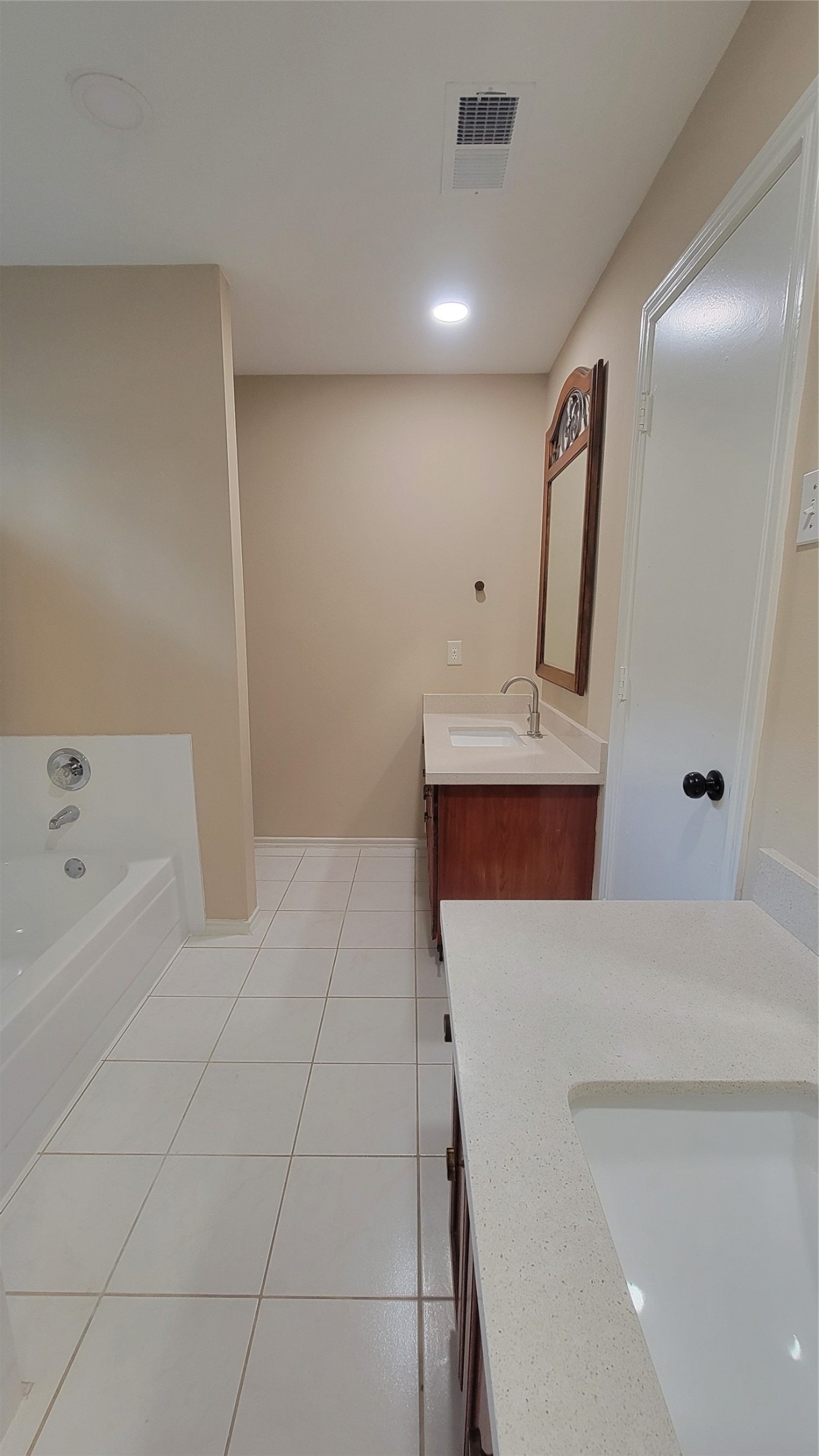 3335 Lakeland Gardens Drive Property Photo 17