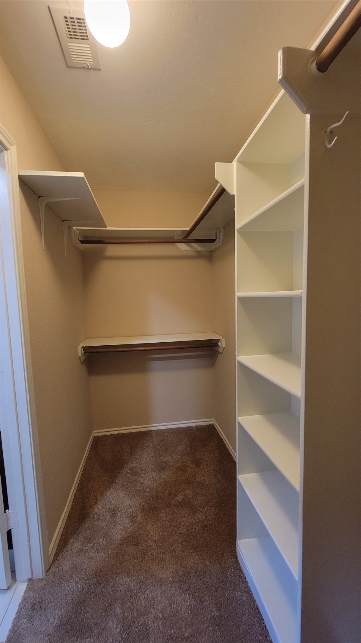 3335 Lakeland Gardens Drive Property Photo 20