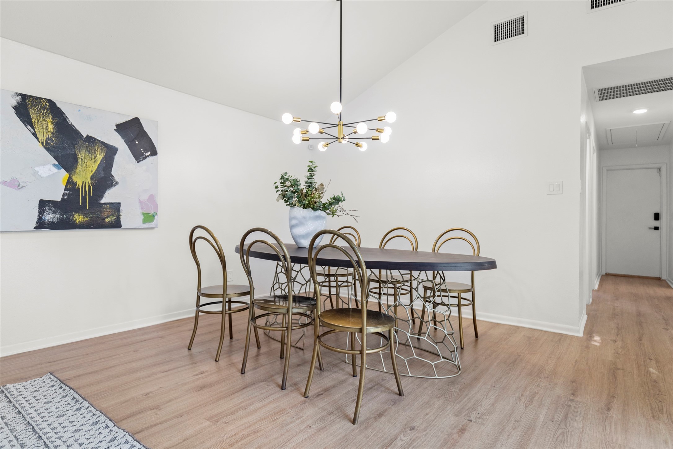 2019 Wilcrest Drive Property Photo 4