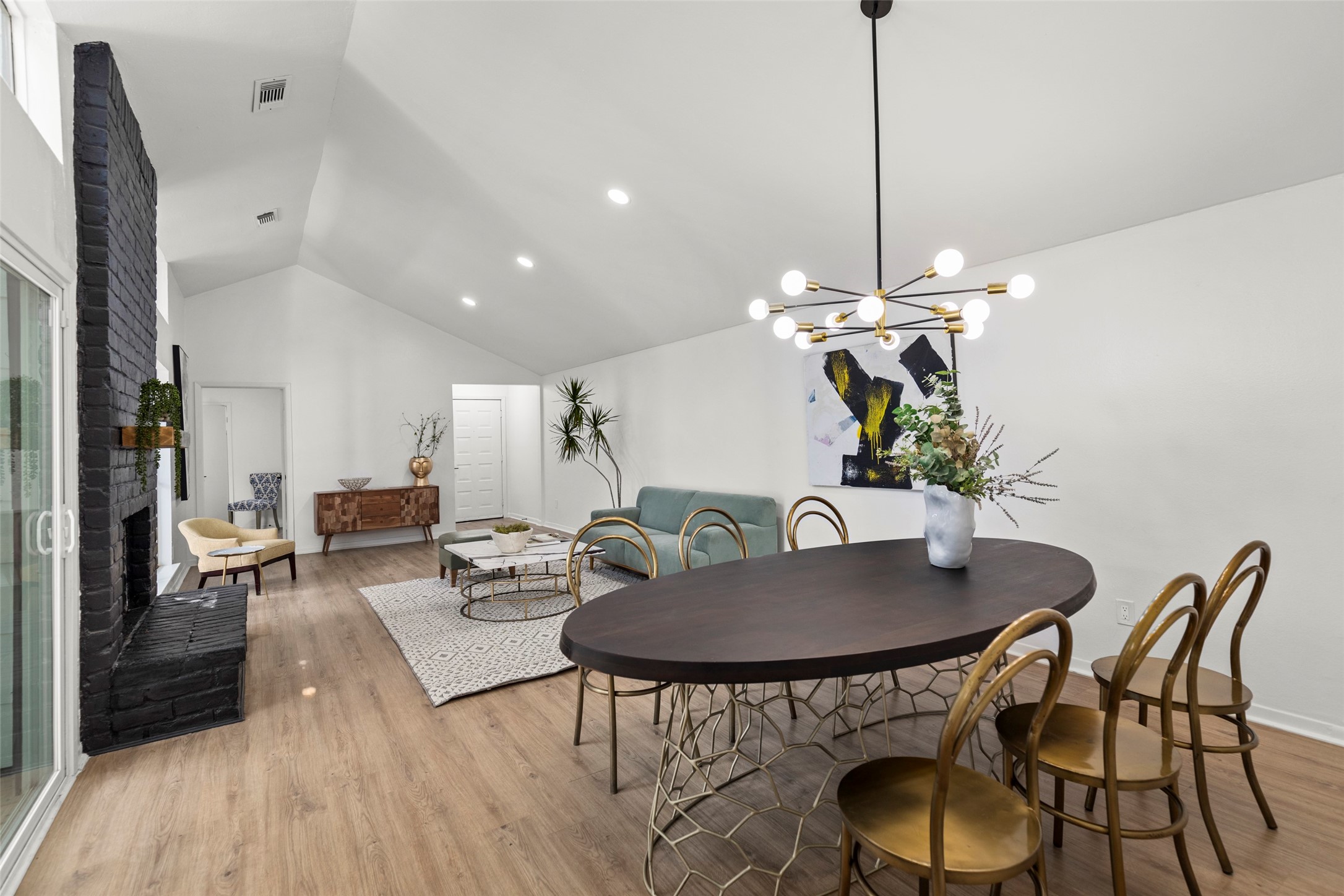 2019 Wilcrest Drive Property Photo 5