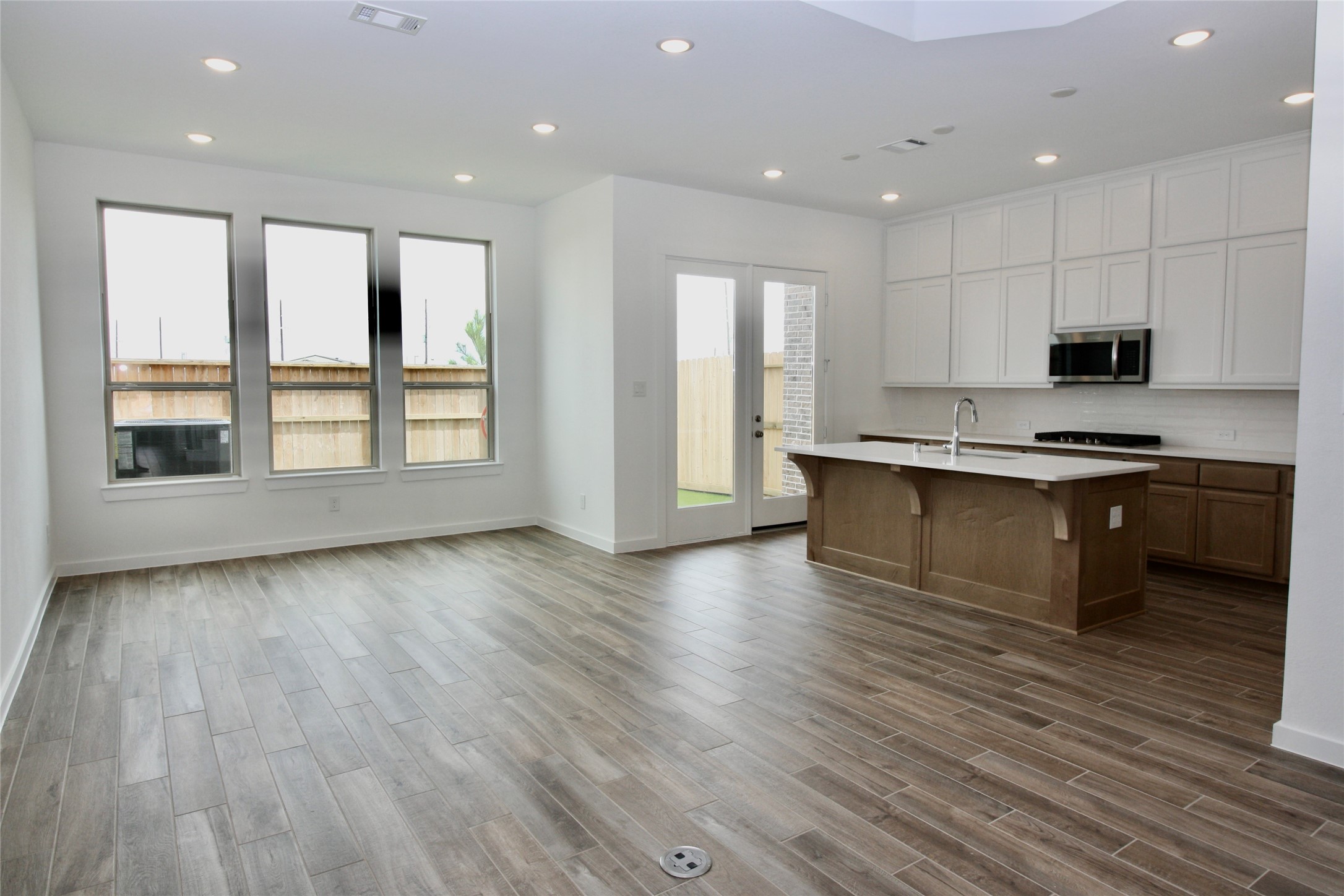 6527 Scarlet Pond Lane Property Photo 7