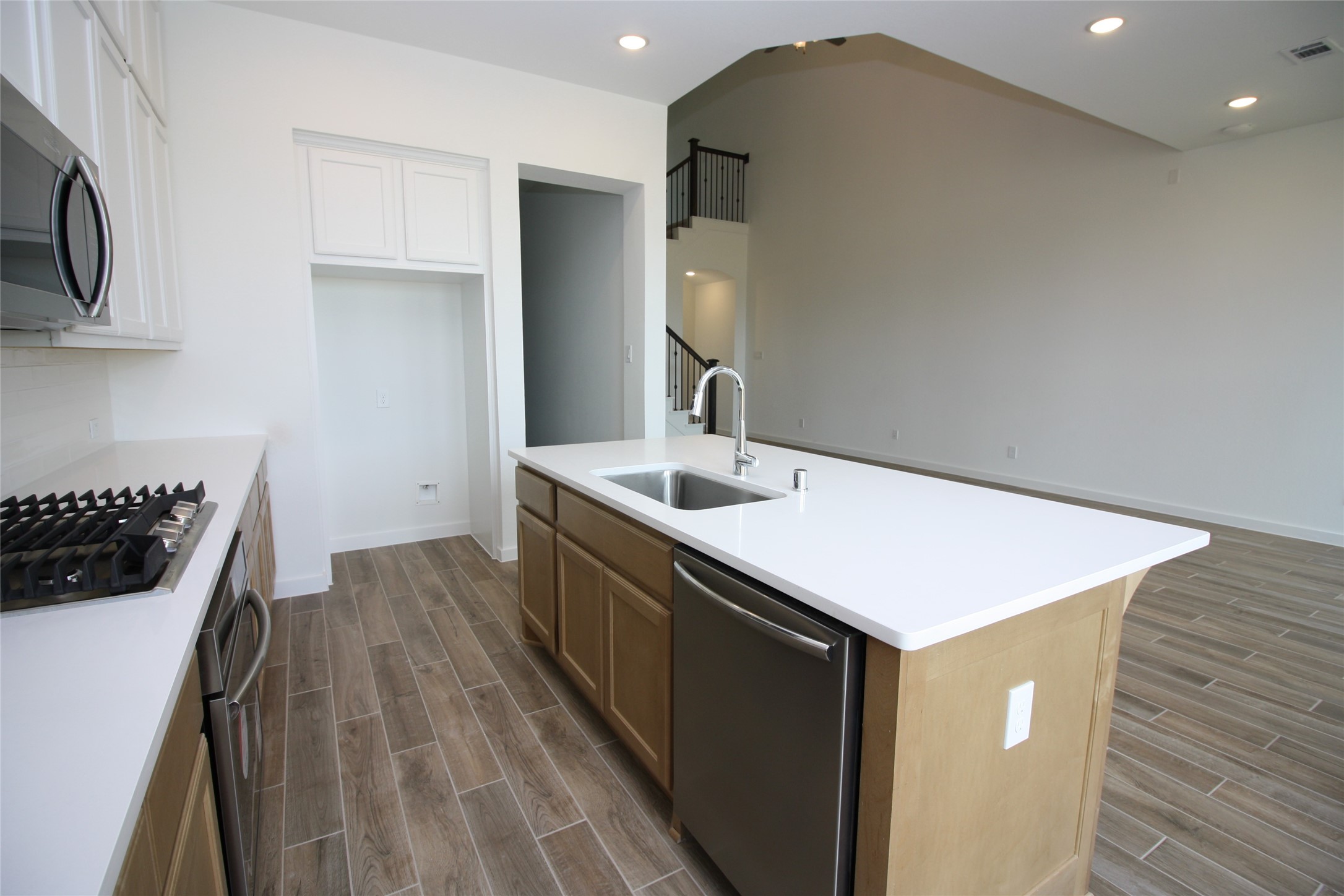6527 Scarlet Pond Lane Property Photo 10