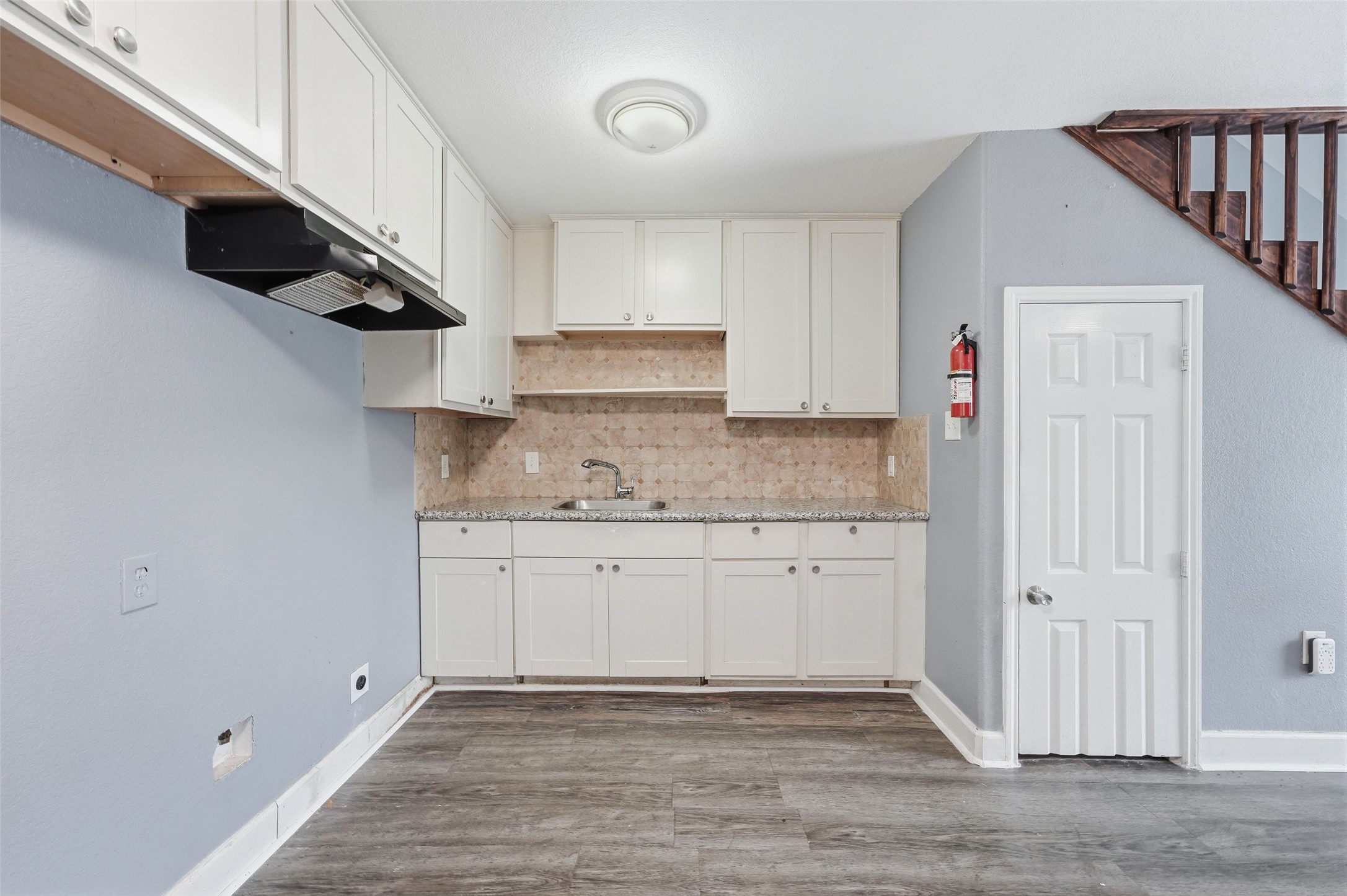 11375 Allwood Street Property Photo 4