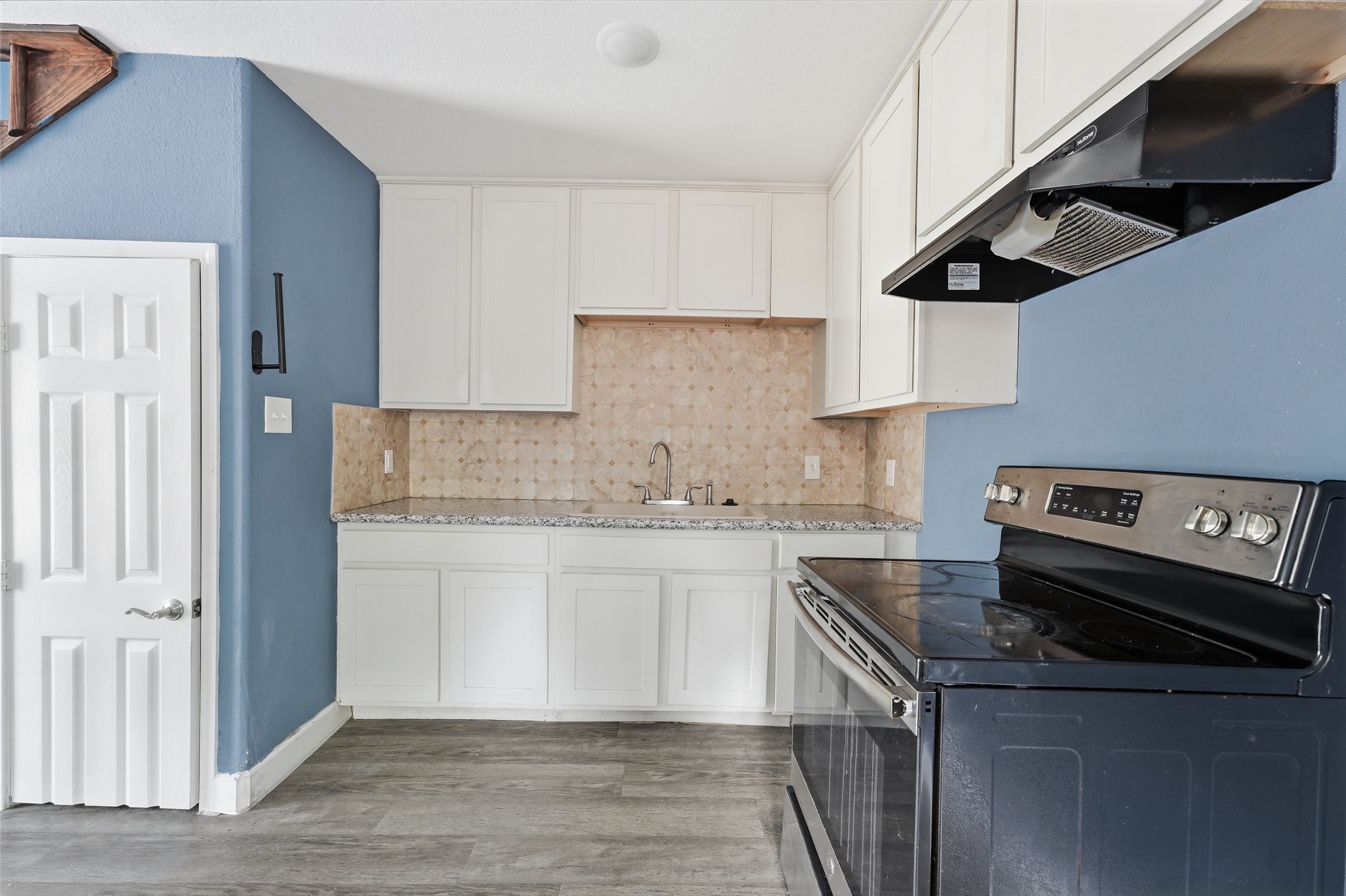 11375 Allwood Street Property Photo 12