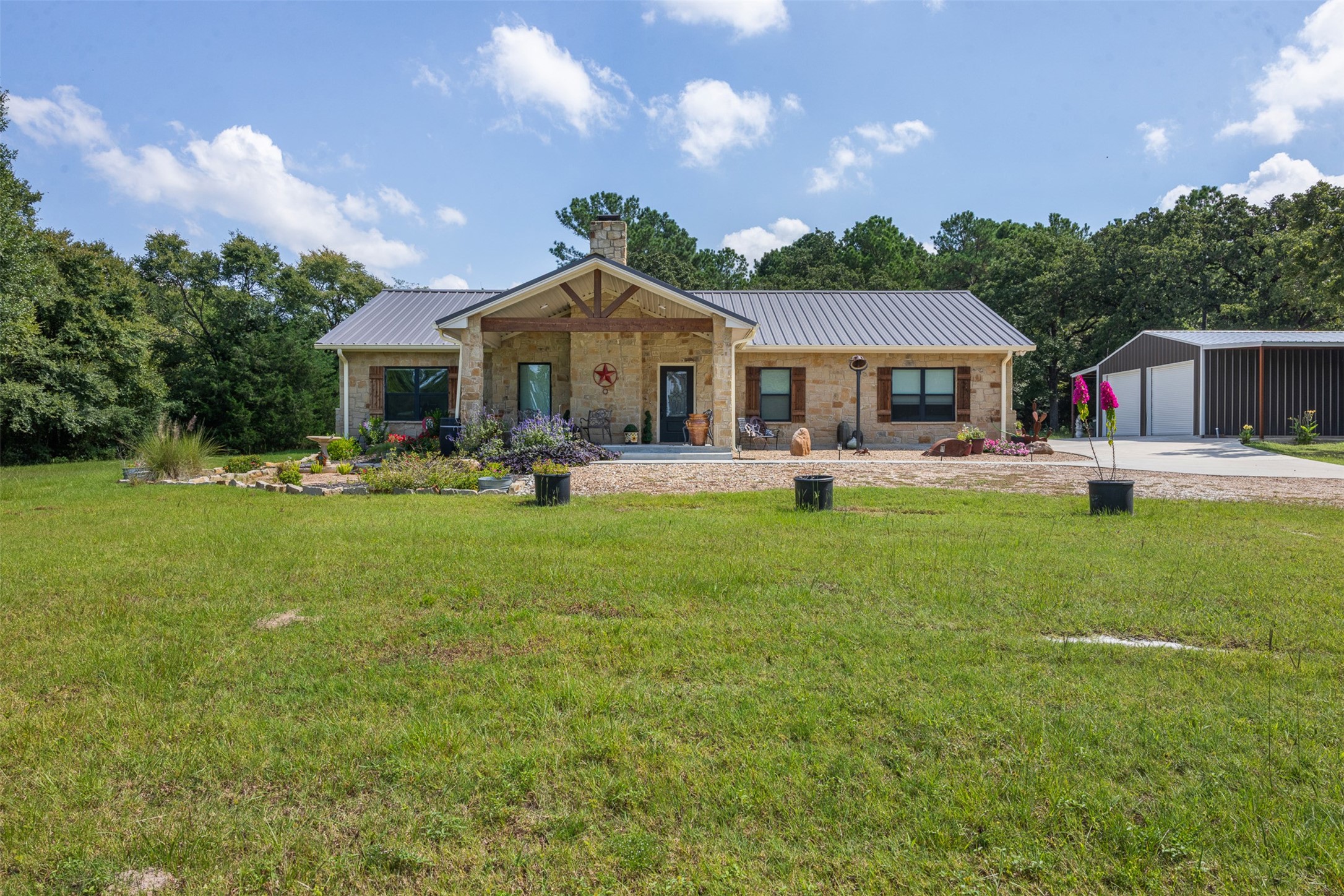 14706 Highway 90 N Property Photo