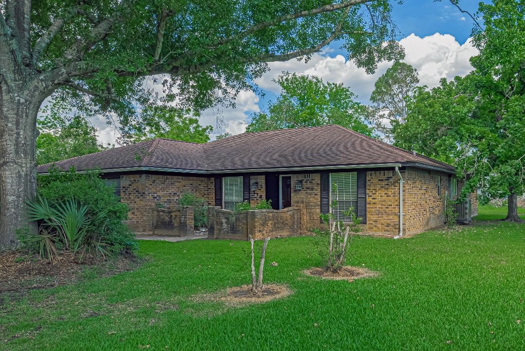 110 S Bow Drive Property Photo 1