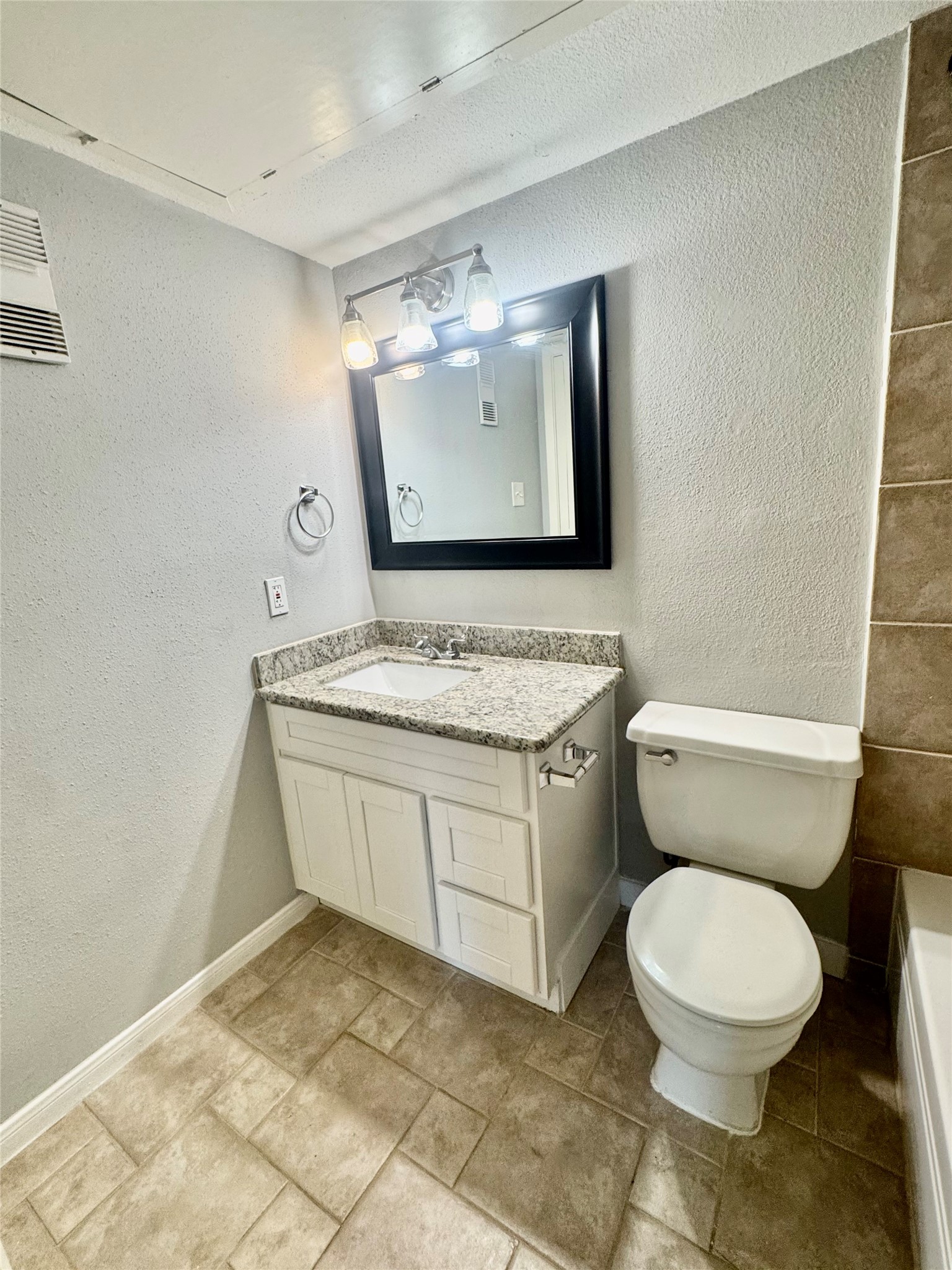 2425 Augusta Dr 59 Property Photo 18