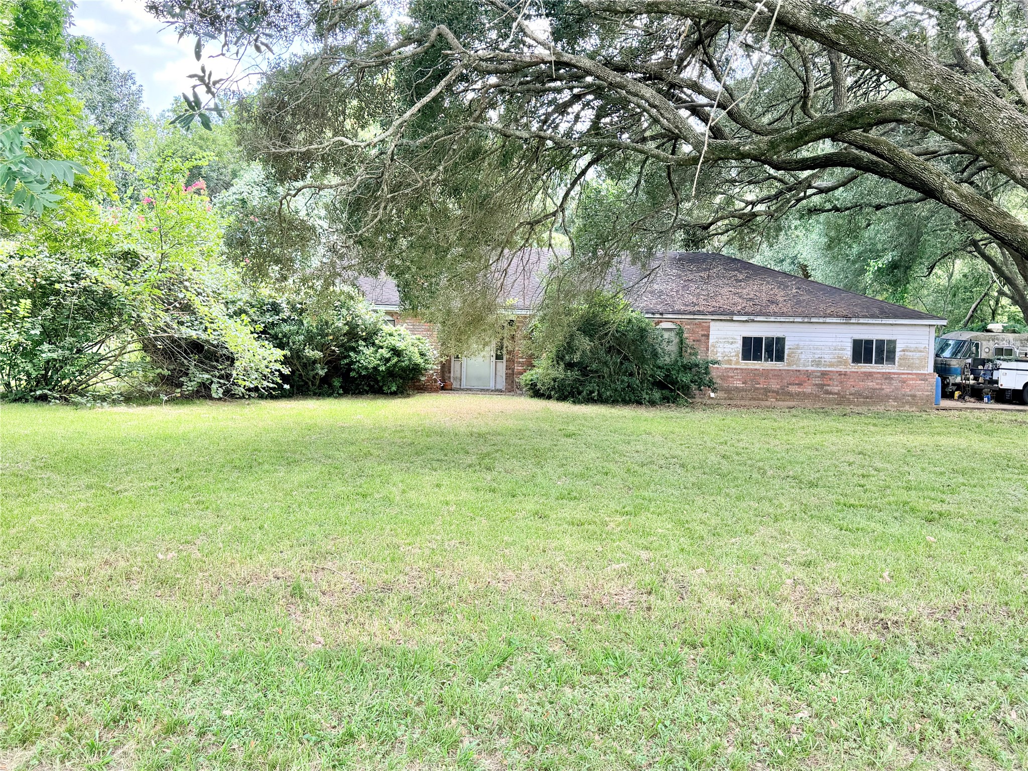 1921 Melody Lane Property Photo 3