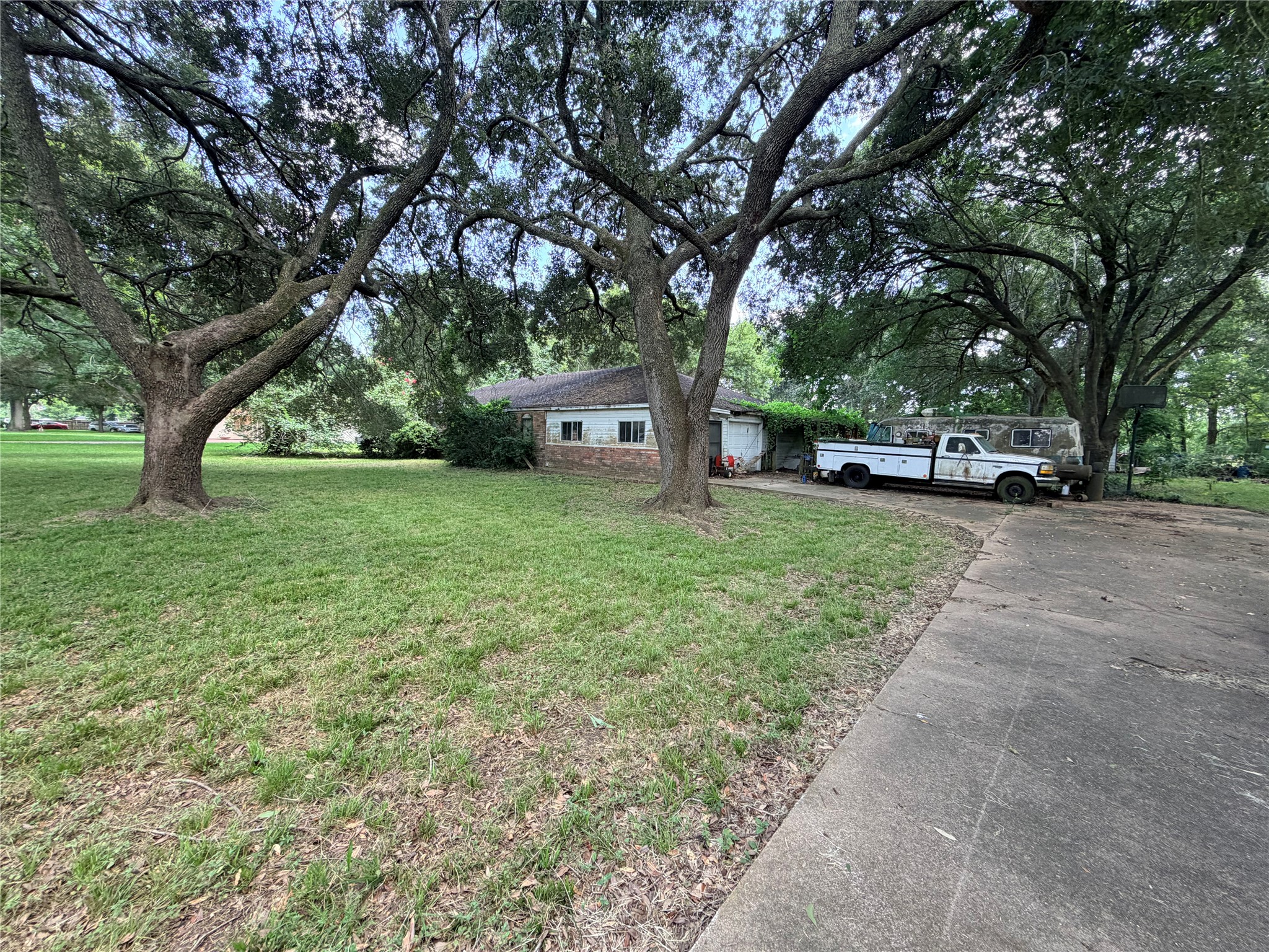 1921 Melody Lane Property Photo 4