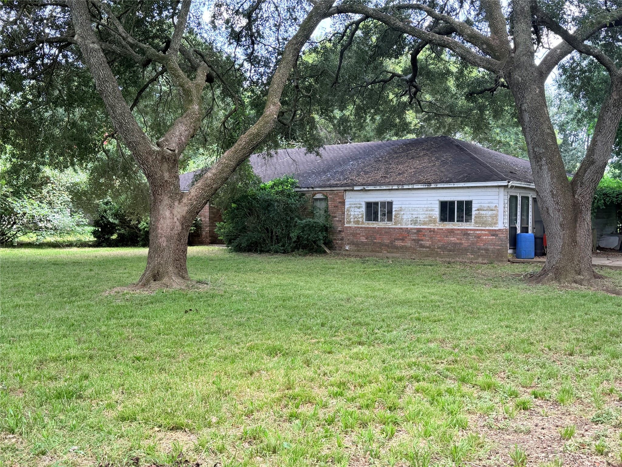1921 Melody Lane Property Photo 6