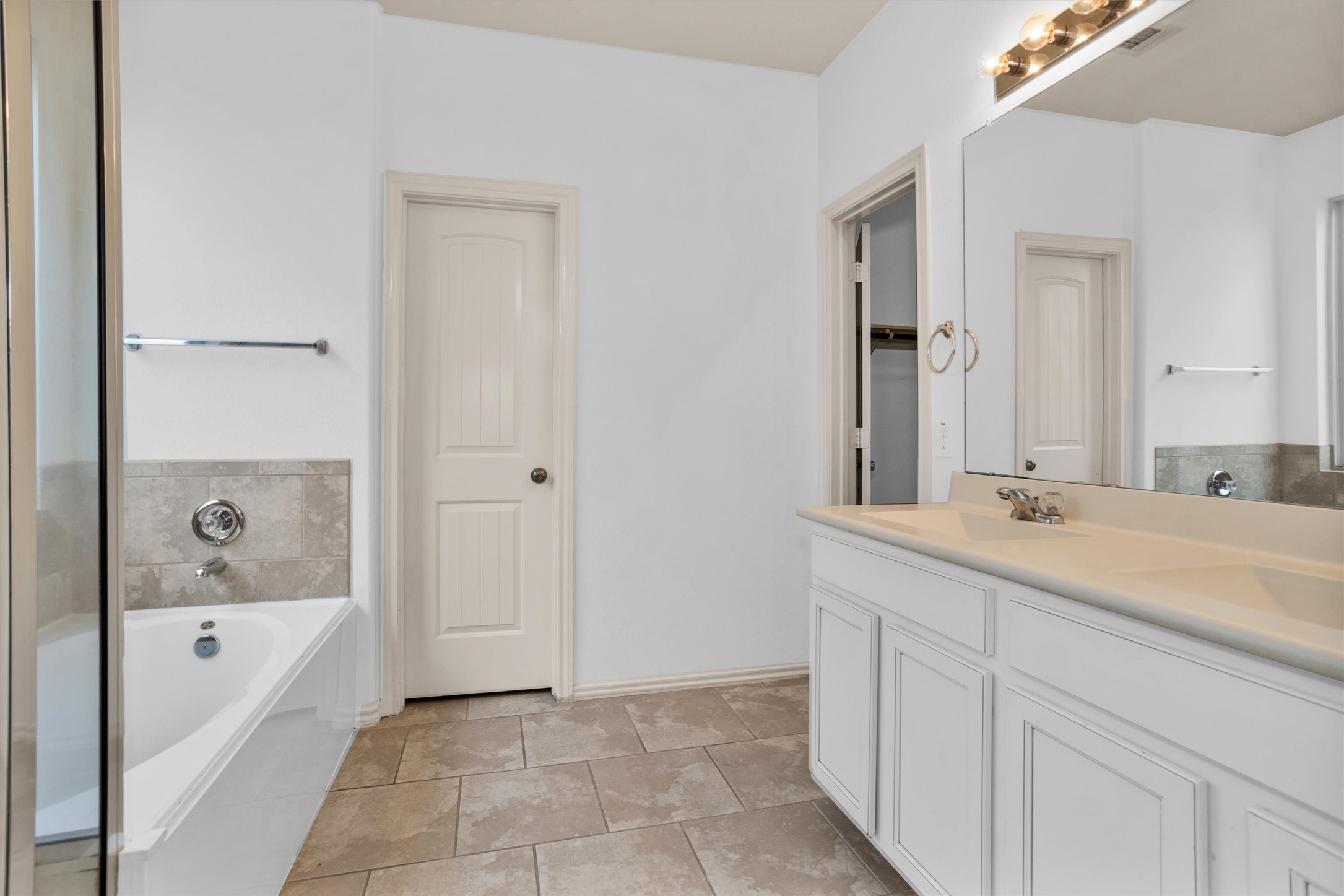 2730 Donellan Drive Property Photo 16