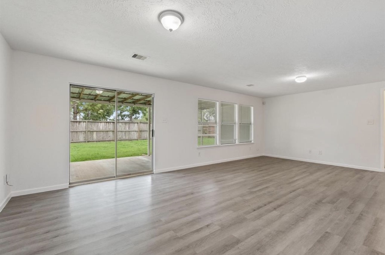 16119 Peach Bluff Lane Property Photo 11