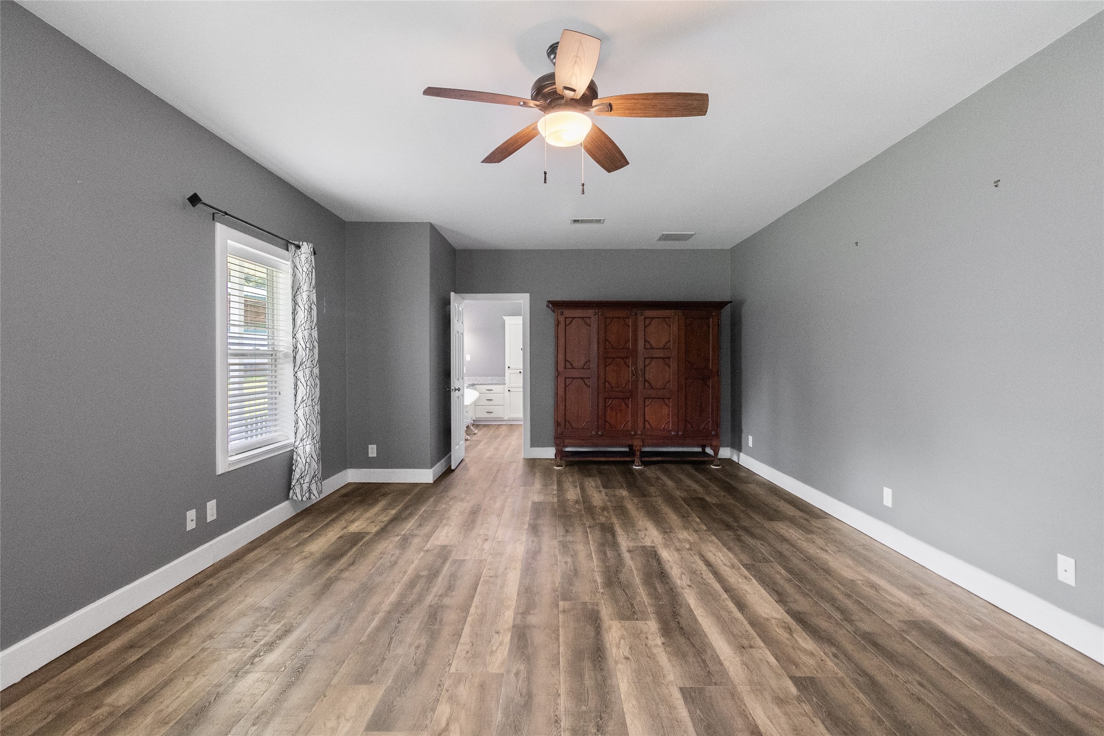 24 Oak Creek Drive Property Photo 15