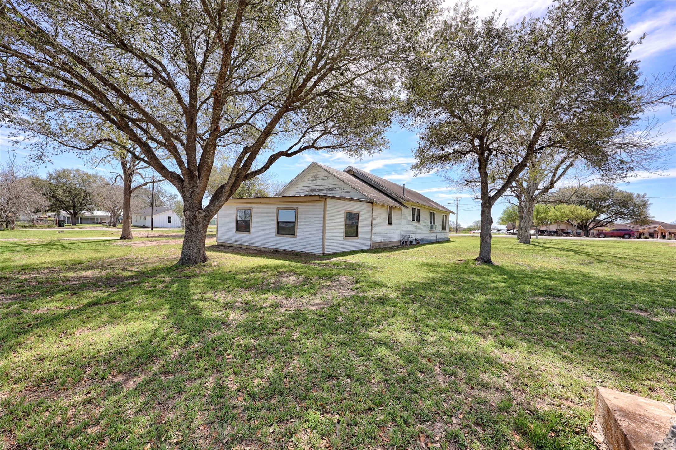 820 W Fairwinds Street Property Photo 23