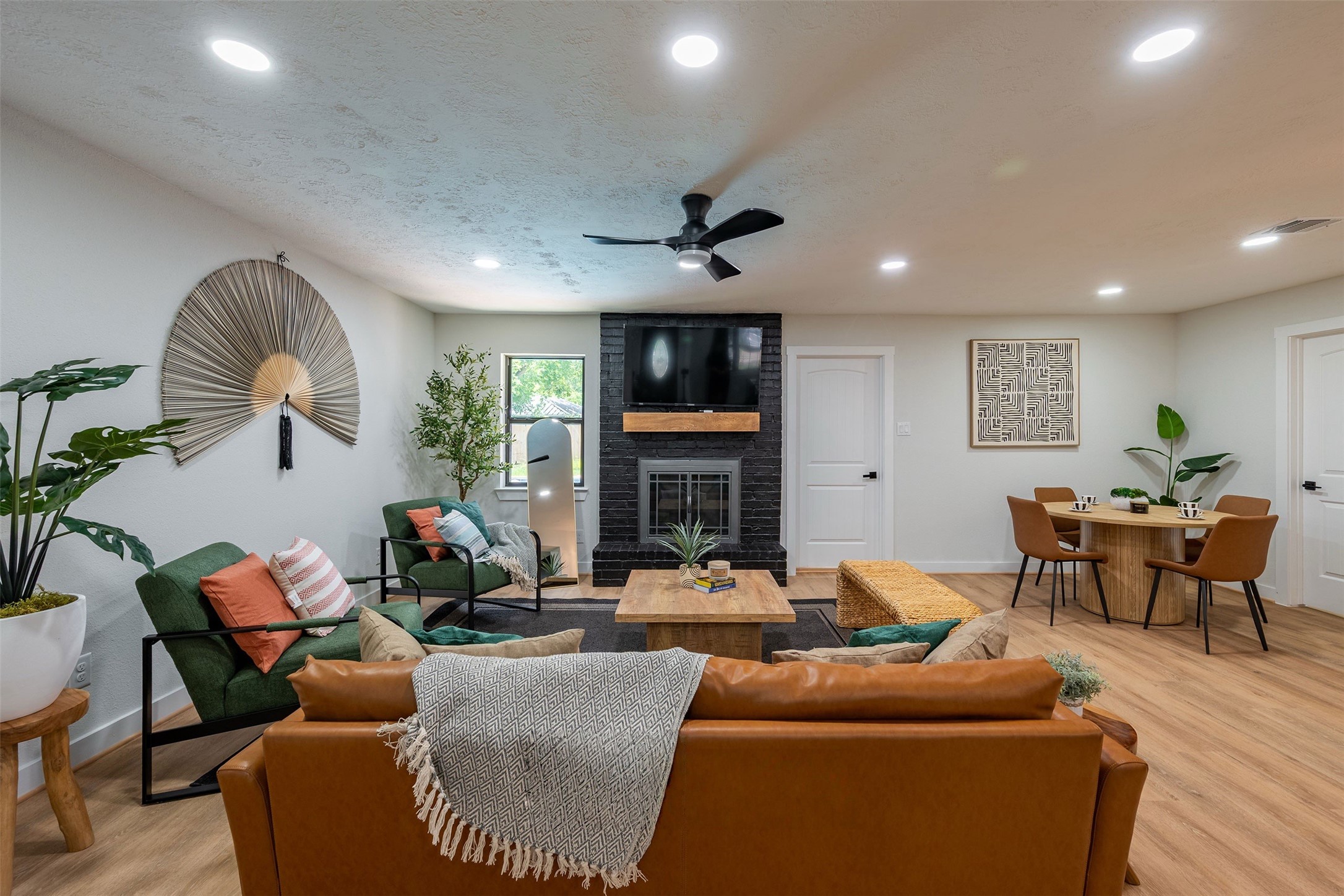 4827 Elmbrook Drive Property Photo 13