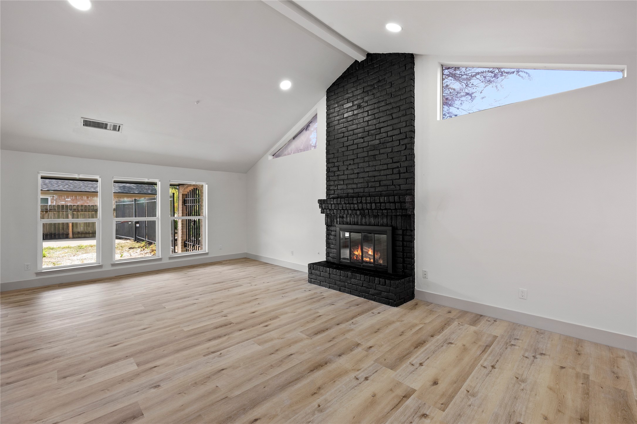 10907 Braes Forest Drive Property Photo 8