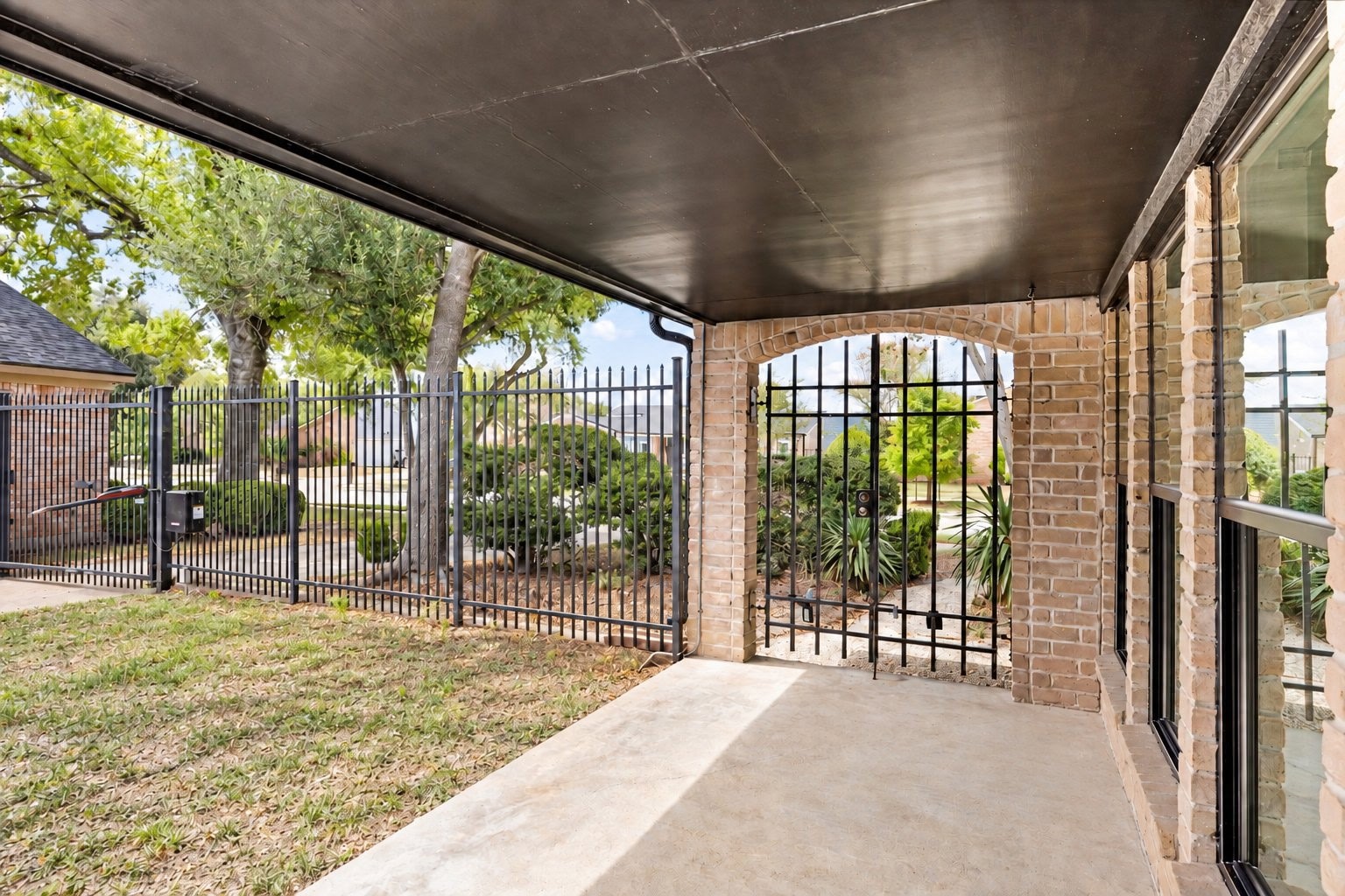 10907 Braes Forest Drive Property Photo 39
